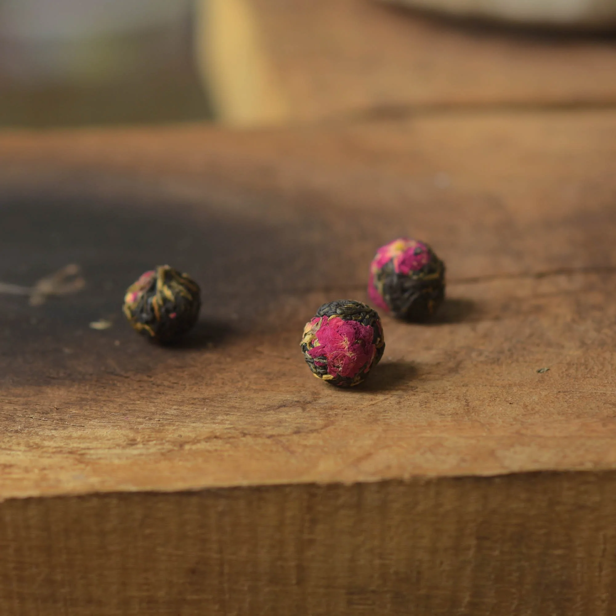 Rose black dragon balls-leaves-1.jpg
