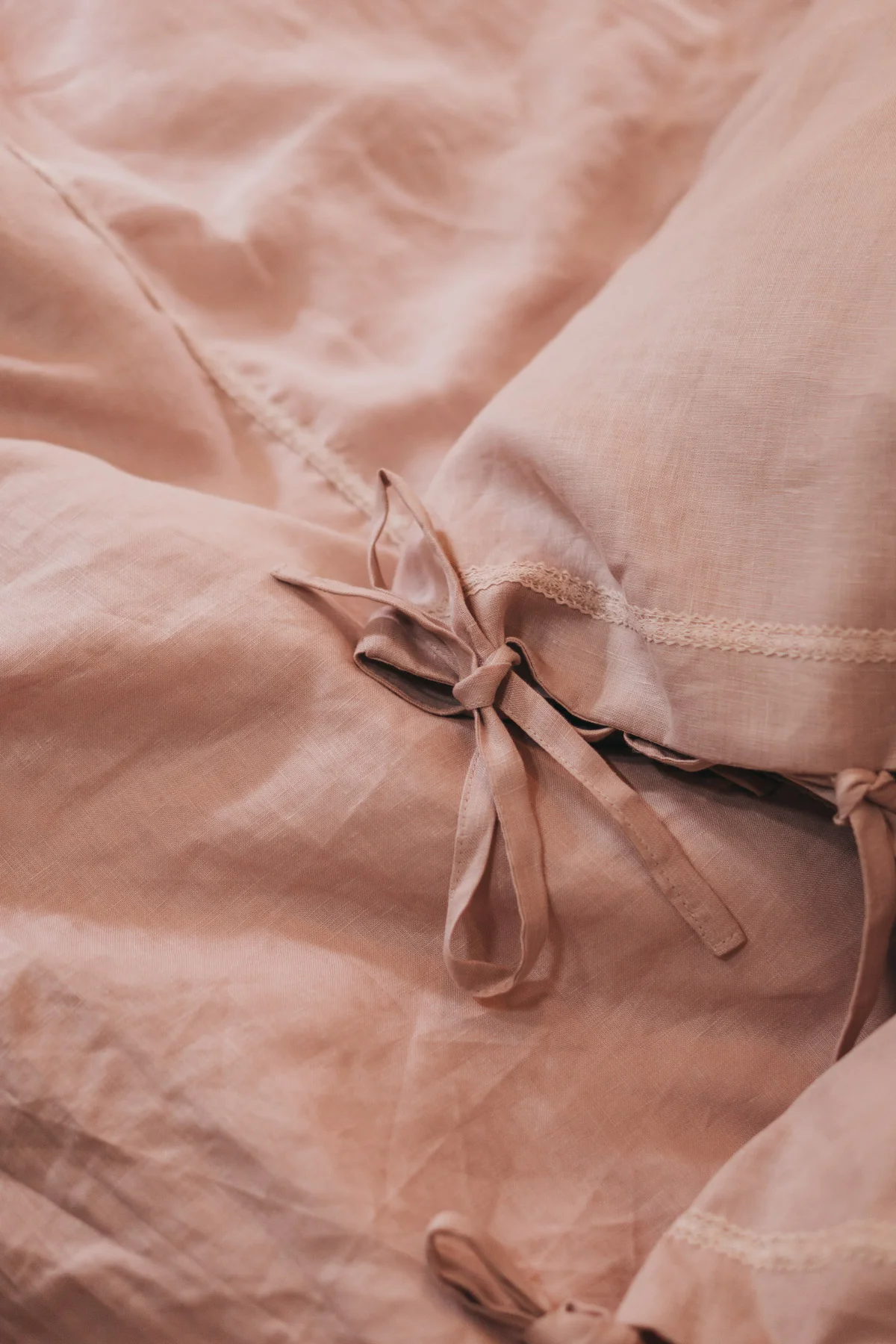 Keira-Mason-in-between-the-sheets-bow.jpg