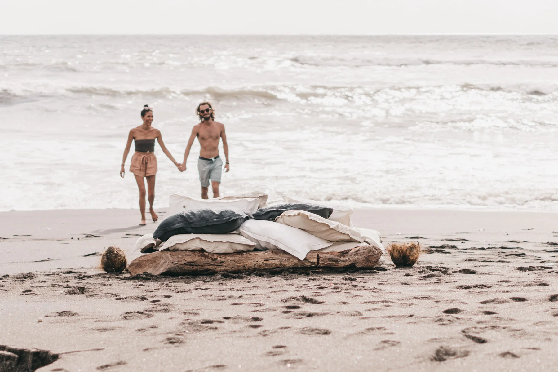 Keira-Mason-in-between-the-sheets-romantic-beach-walk.jpg