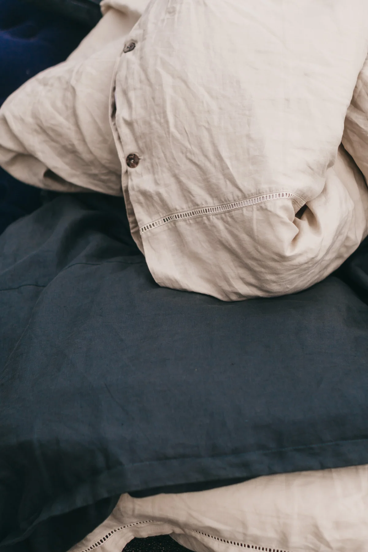 Keira-Mason-in-between-the-sheets-doona-buttons.jpg