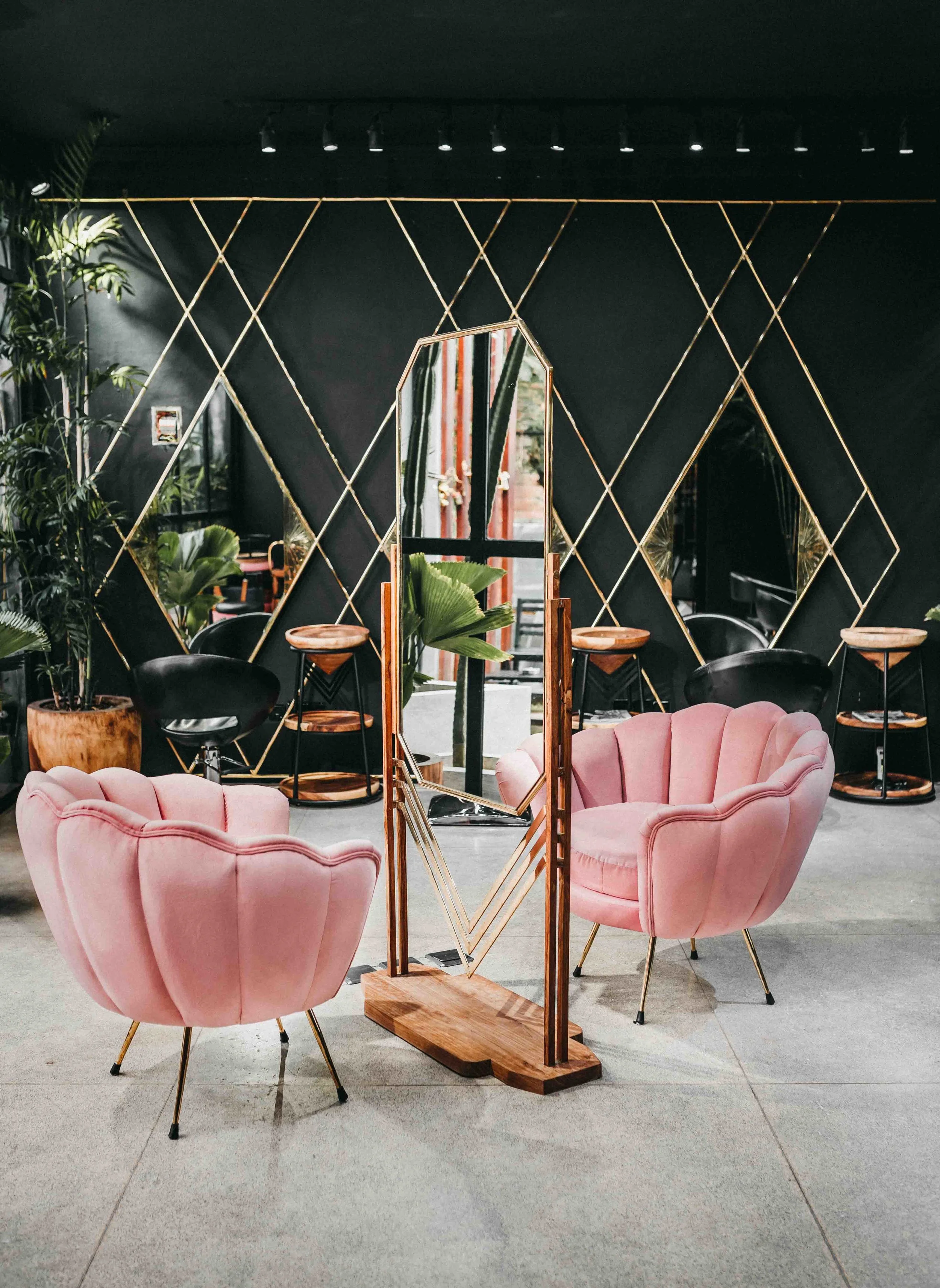 keira-mason-jet-black-ginger-decor.jpg