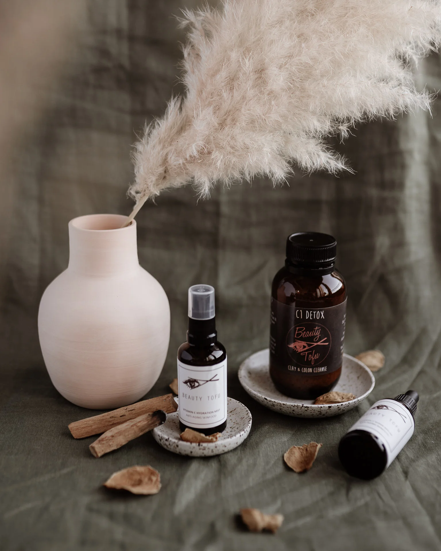 keira-mason-beauty-tofu-pampas-grass.jpg