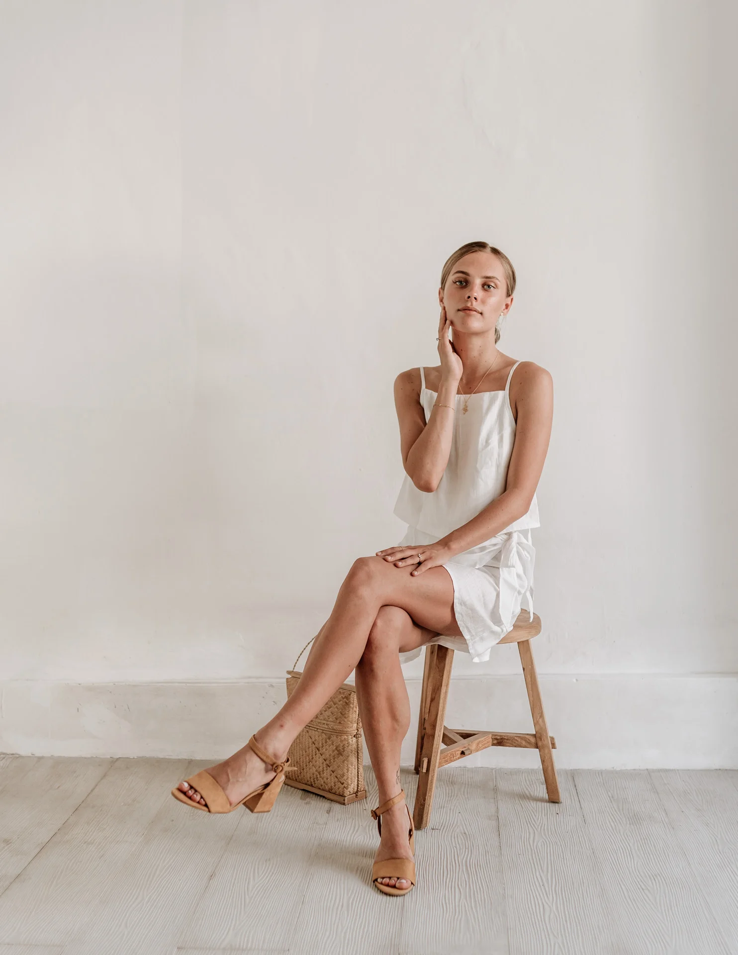 keira-mason-free-the-label-set-white-linen.jpg