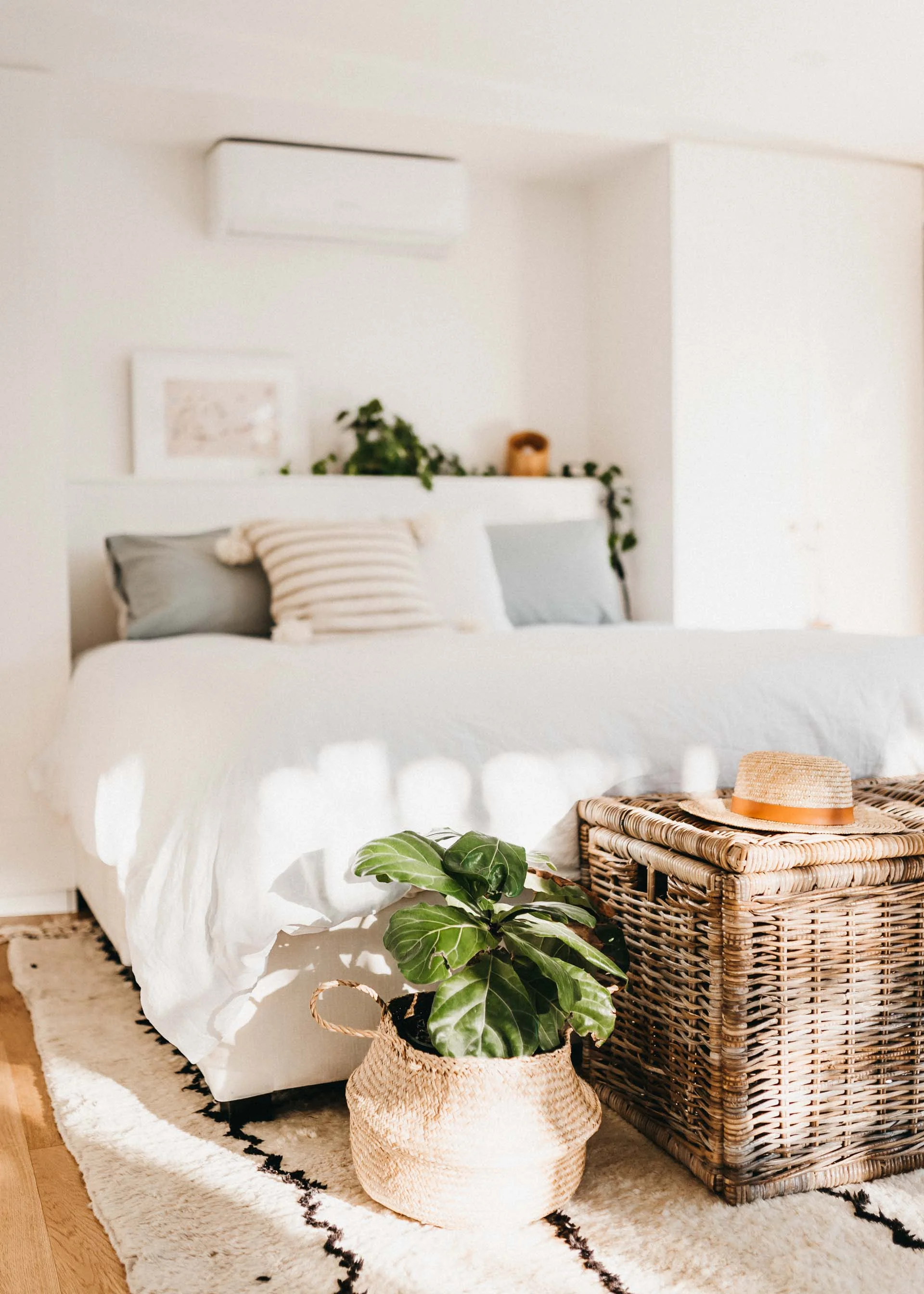 keira-mason-grounds-of-cabarita-bedroom-master.jpg