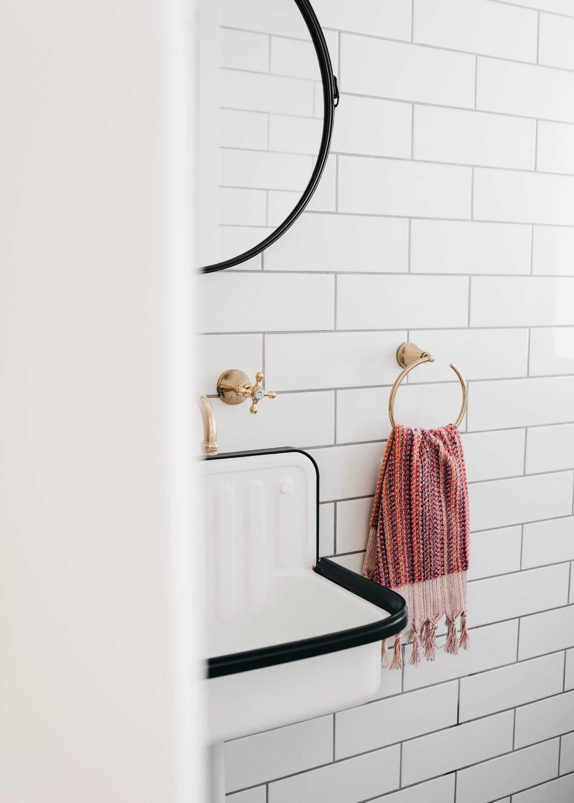 keira-mason-aegean-loom-hand-towel-pink-bathroom.jpg