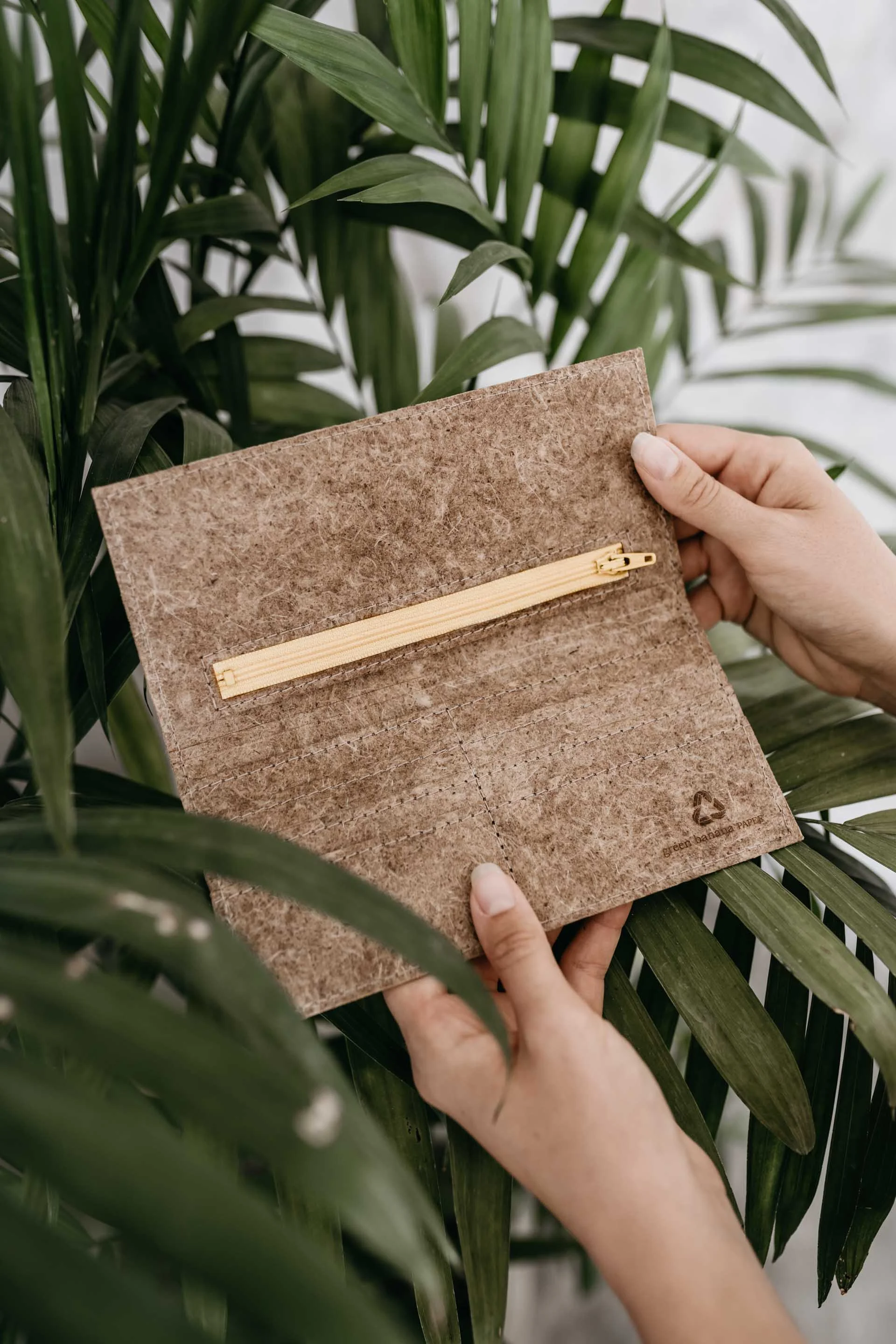 keira-mason-green-banana-paper-sustainable-wallet.jpg