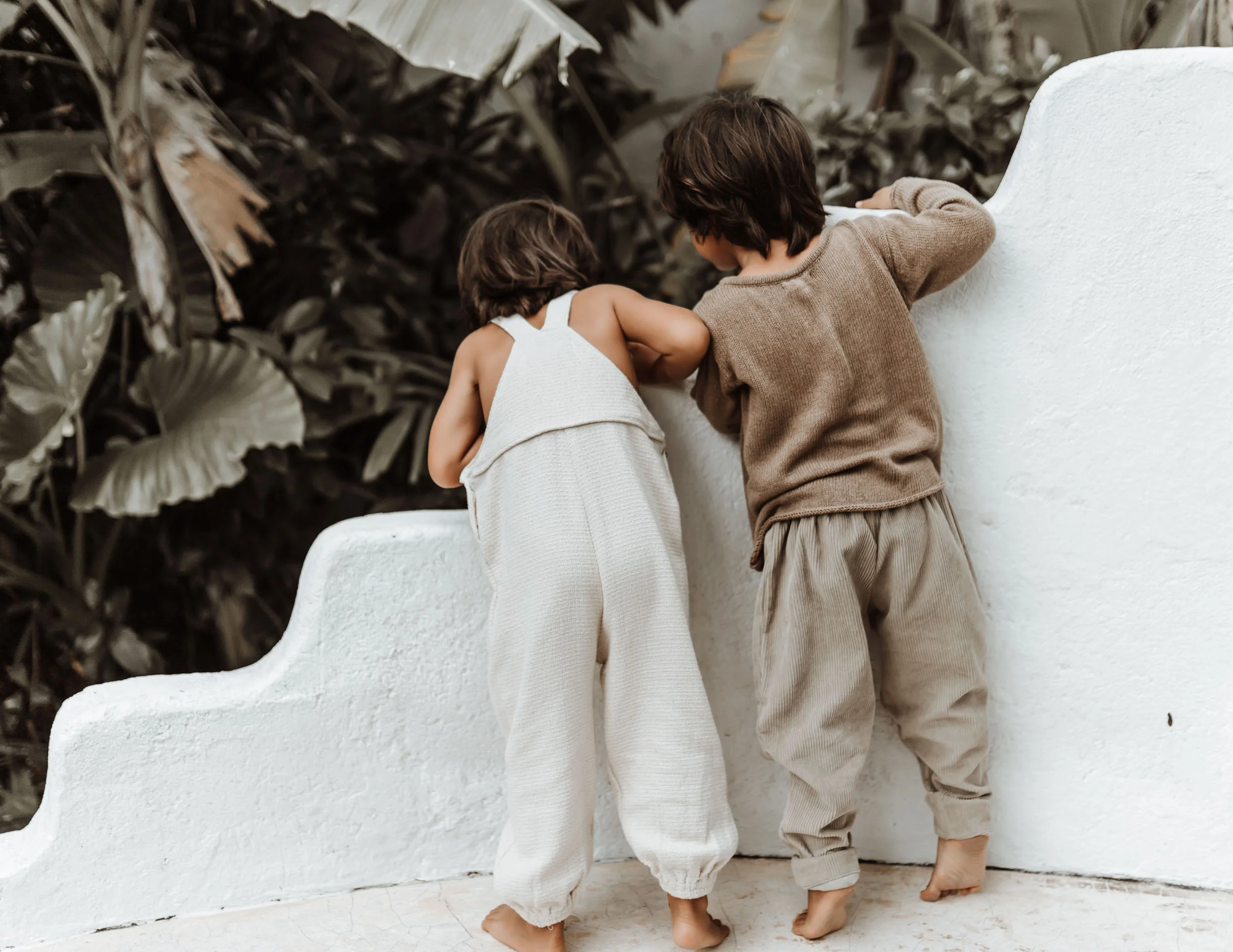 keira-mason-illoura-the-label-boys-searching-in-garden.jpg