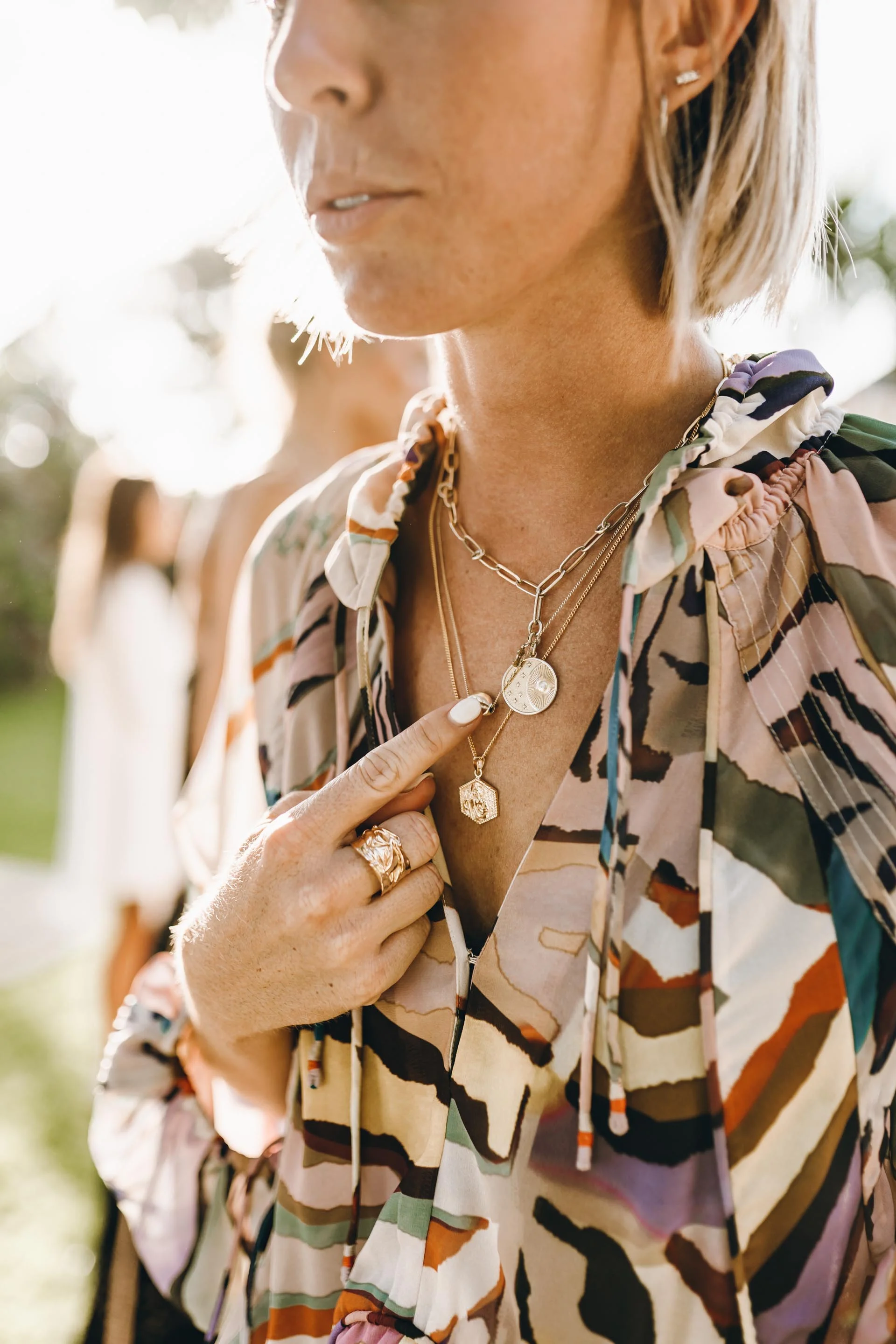 keira-mason-la-luna-rose-wearing-jewellery-one-necklace.jpg