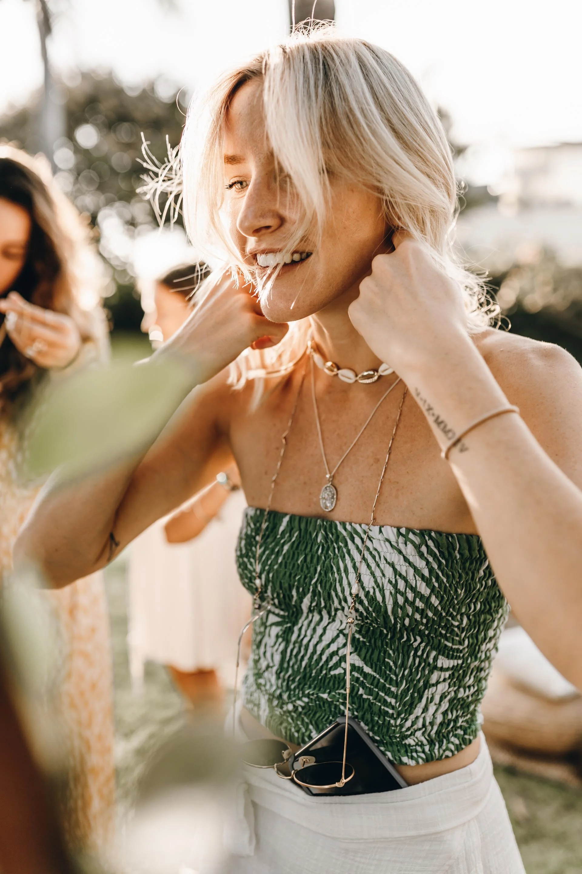 keira-mason-la-luna-rose-wearing-necklace.jpg