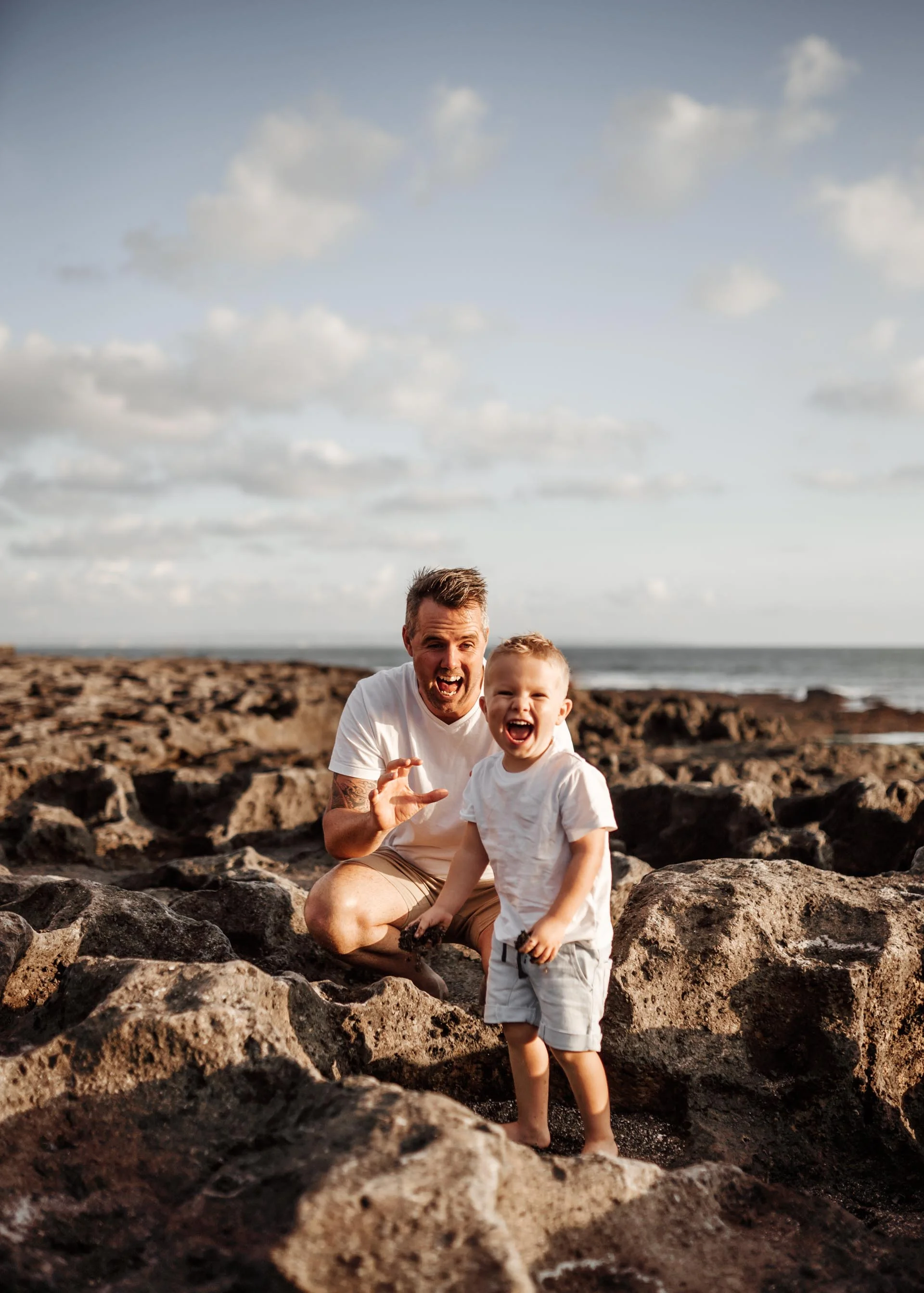 keira-mason-family-shoot-father-and-son-laughing.jpg