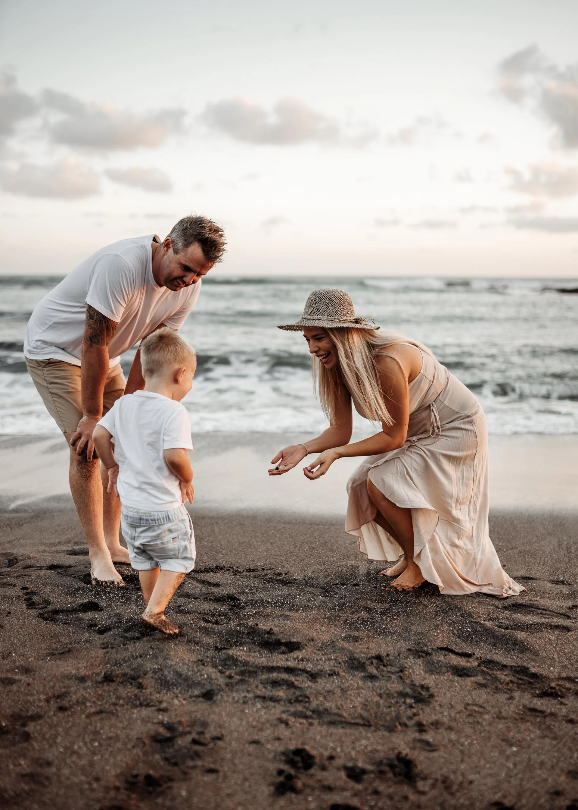 keira-mason-family-shoot-beach-sunset-waves.jpg