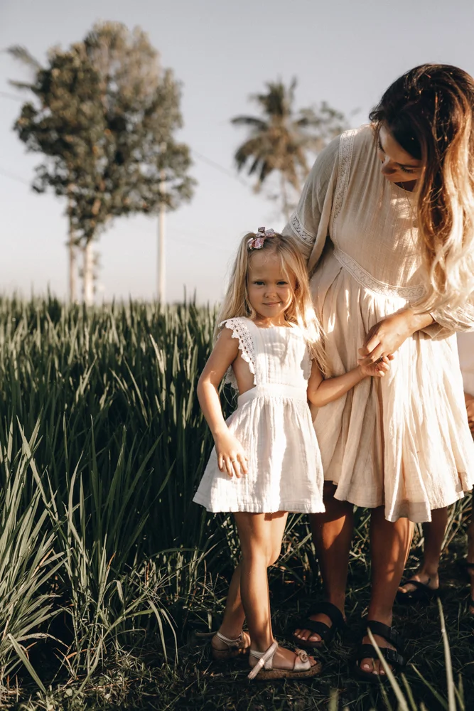 keiramason-snowden-family-mother-and-daughter-in-bali.jpg
