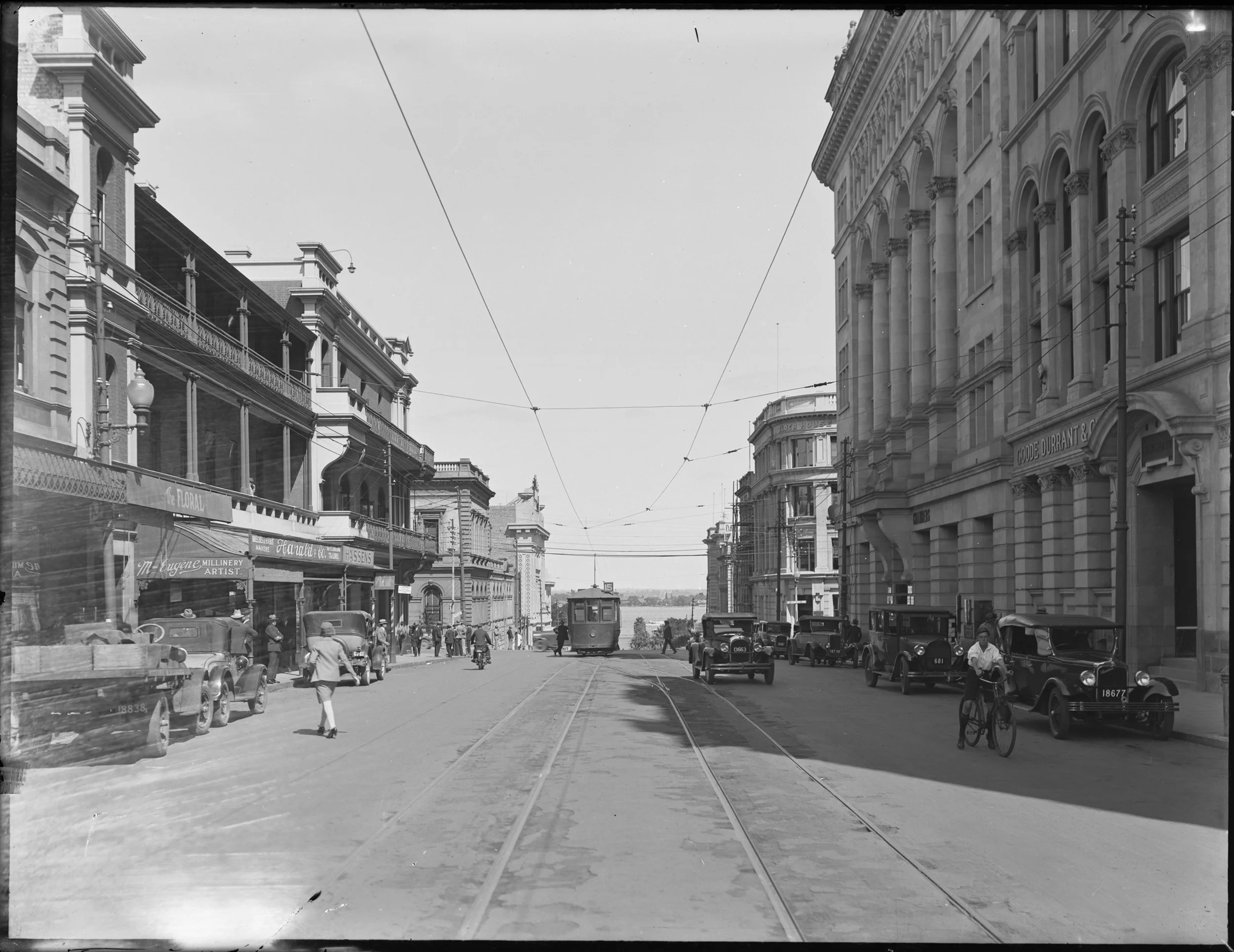 The southern end of William Street, Perth, 1927. The Jewel of Asia was the first whole building on the left. Courtesy of the State Library of Western Australia (014491PD)