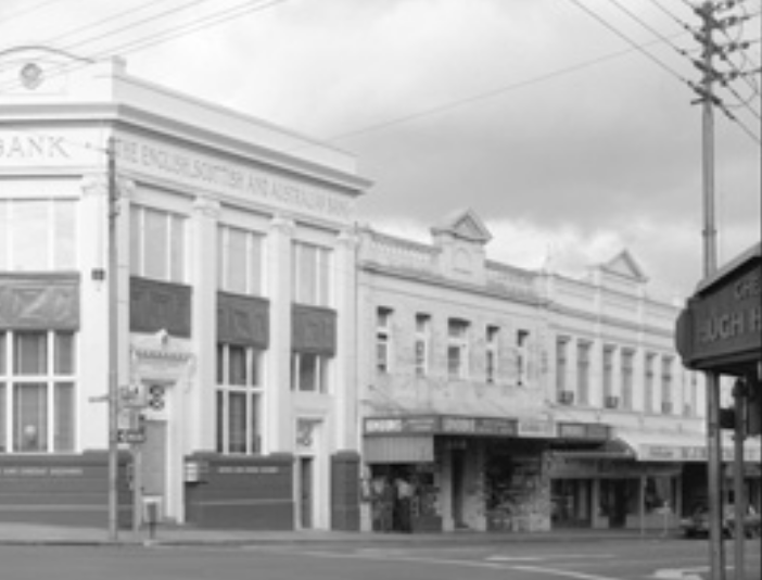 Alexandra Hostel (centre) on Hay Street, two doors down from the corner of Milligan. Courtesy State Library of Western Australia (280019PD).