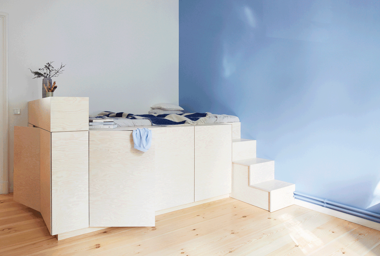 Podestbett & Schrank Jll & Tofta Podestbett & Schrank Jll & Tofta