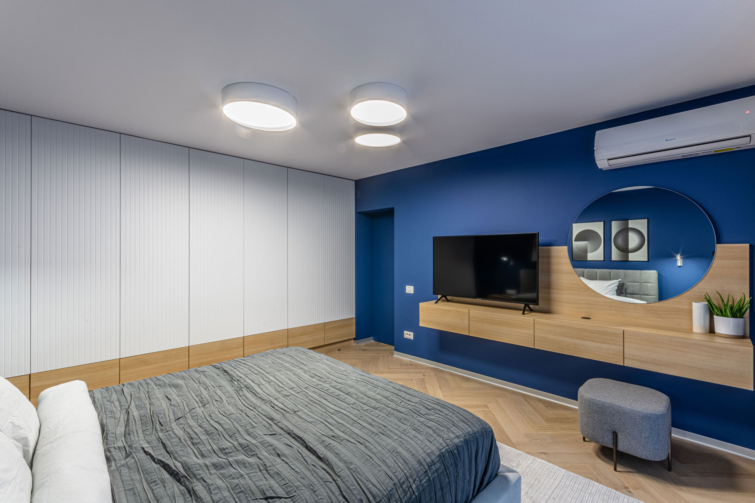 Craftr_Interior_Design_DC_Apartment_30_master_bedroom.jpg