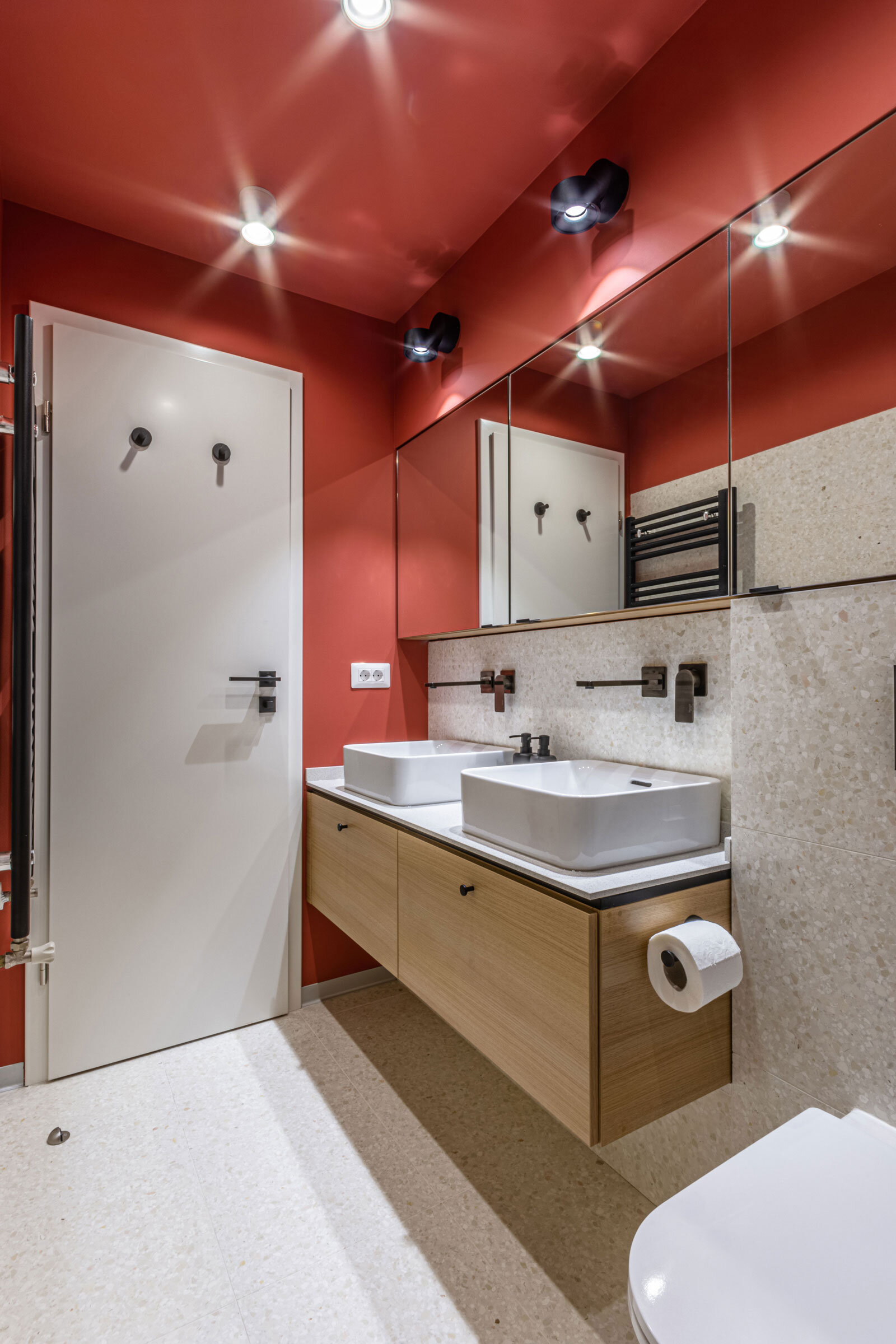 Craftr_Interior_Design_DC_Apartment_39_master_bathroom.jpg