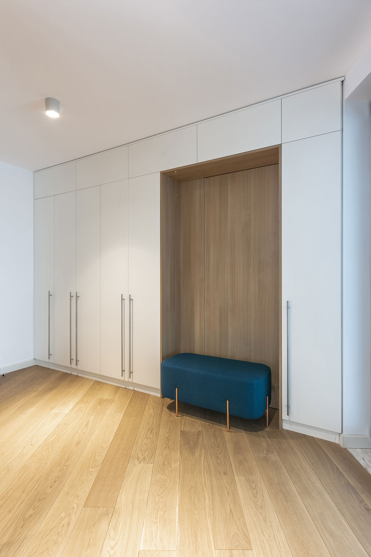 Craftr_Interior_Design_MA1_Apartment_03_hallway.jpg