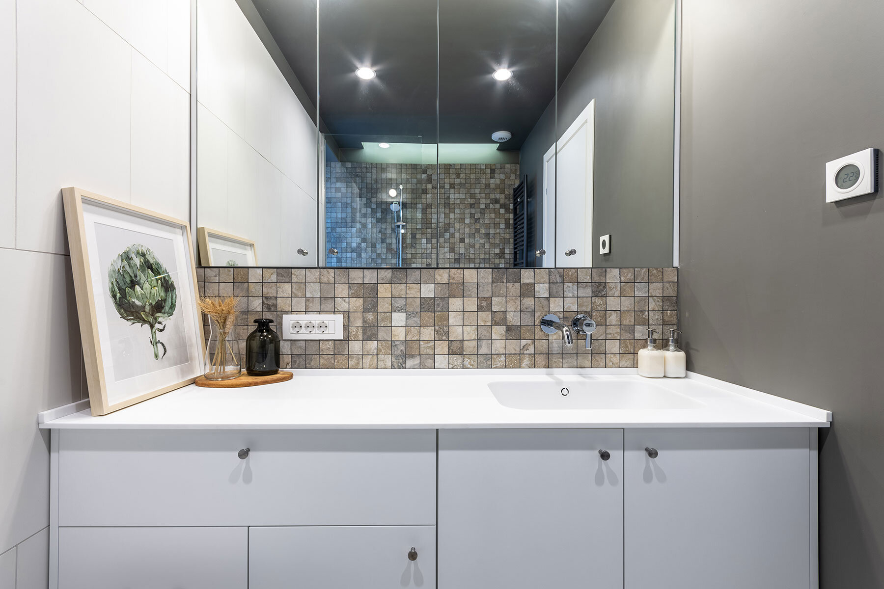 Craftr_Interior_Design_MA1_Apartment_29_master_bathroom.jpg