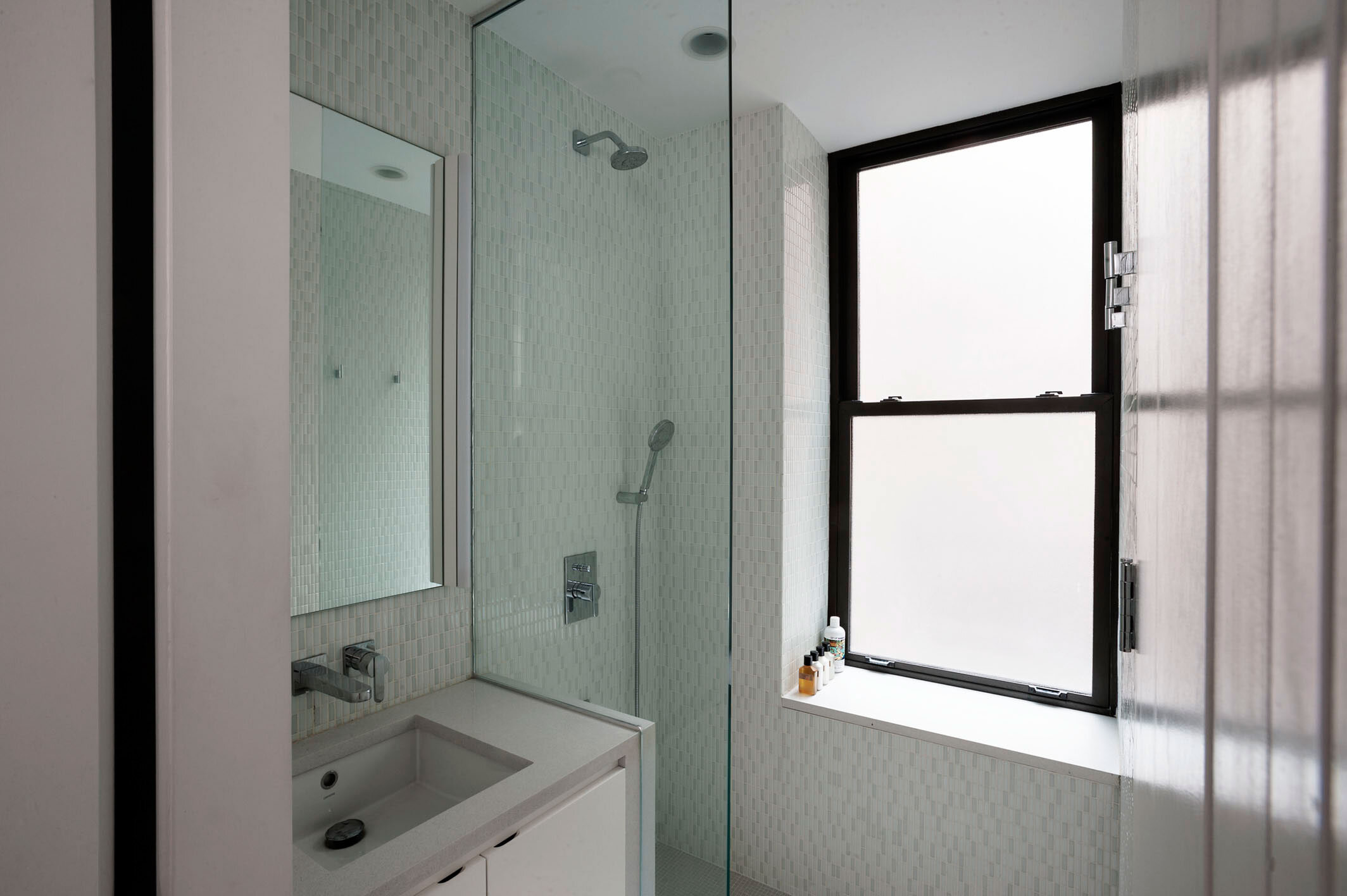 Craftr_Interior_Design_LE1_Apartment_45_bathroom.jpg