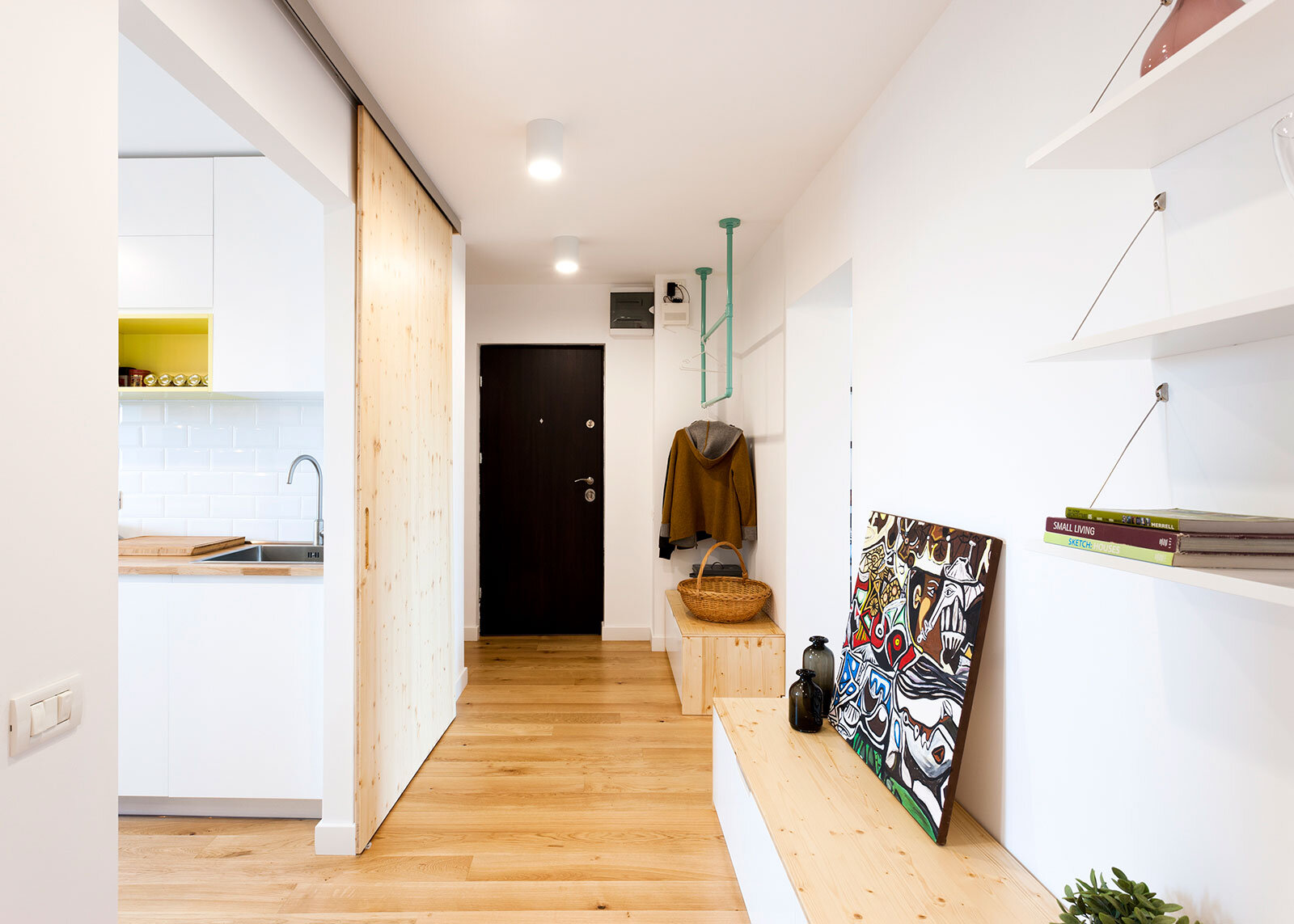 Craftr-Interior_Design-ngp_Apartment_16_hallway.jpg