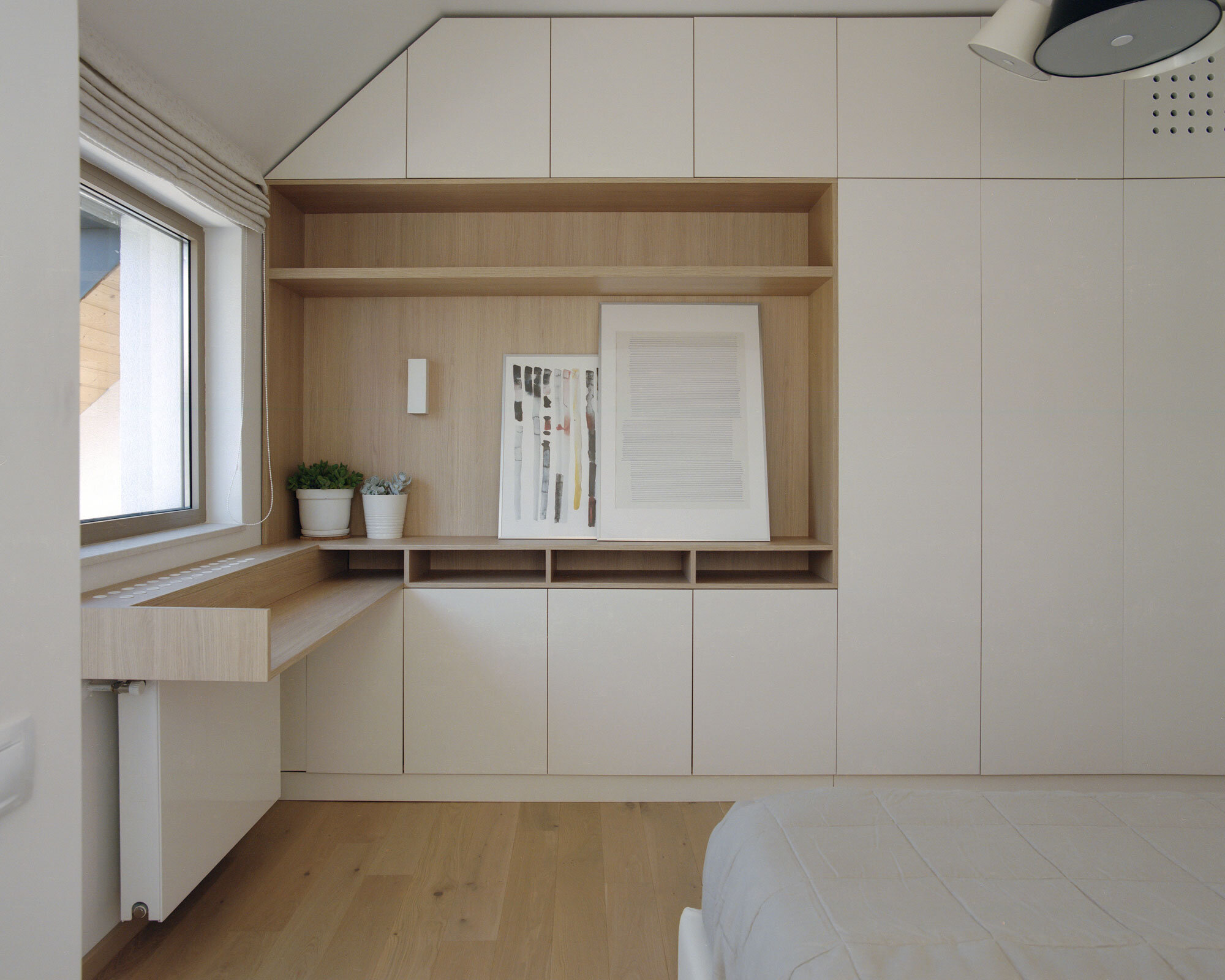 Craftr_Interior_Design_AV_Apartment_08_master_bedroom.jpg