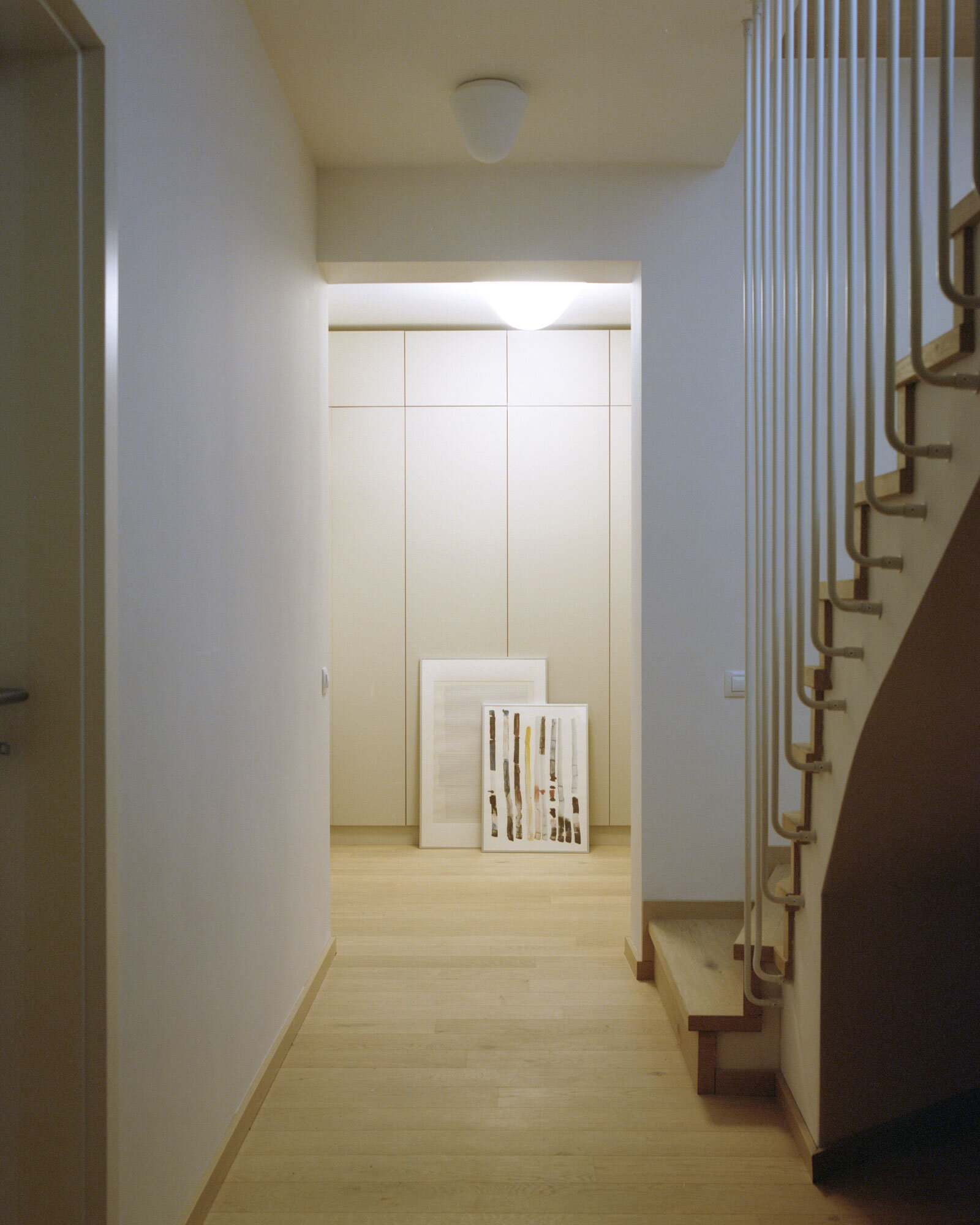 Craftr_Interior_Design_AV_Apartment_15_hallway.jpg