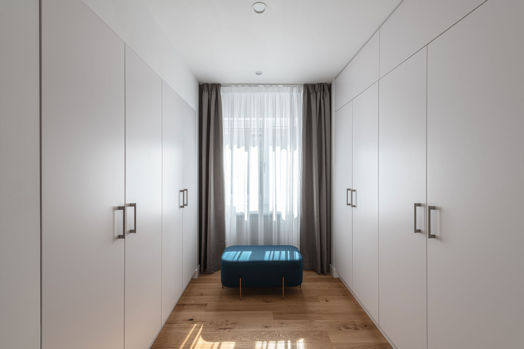 Craftr_Design_interior-Apartament_AL_40_dressing_matrimonial.jpg