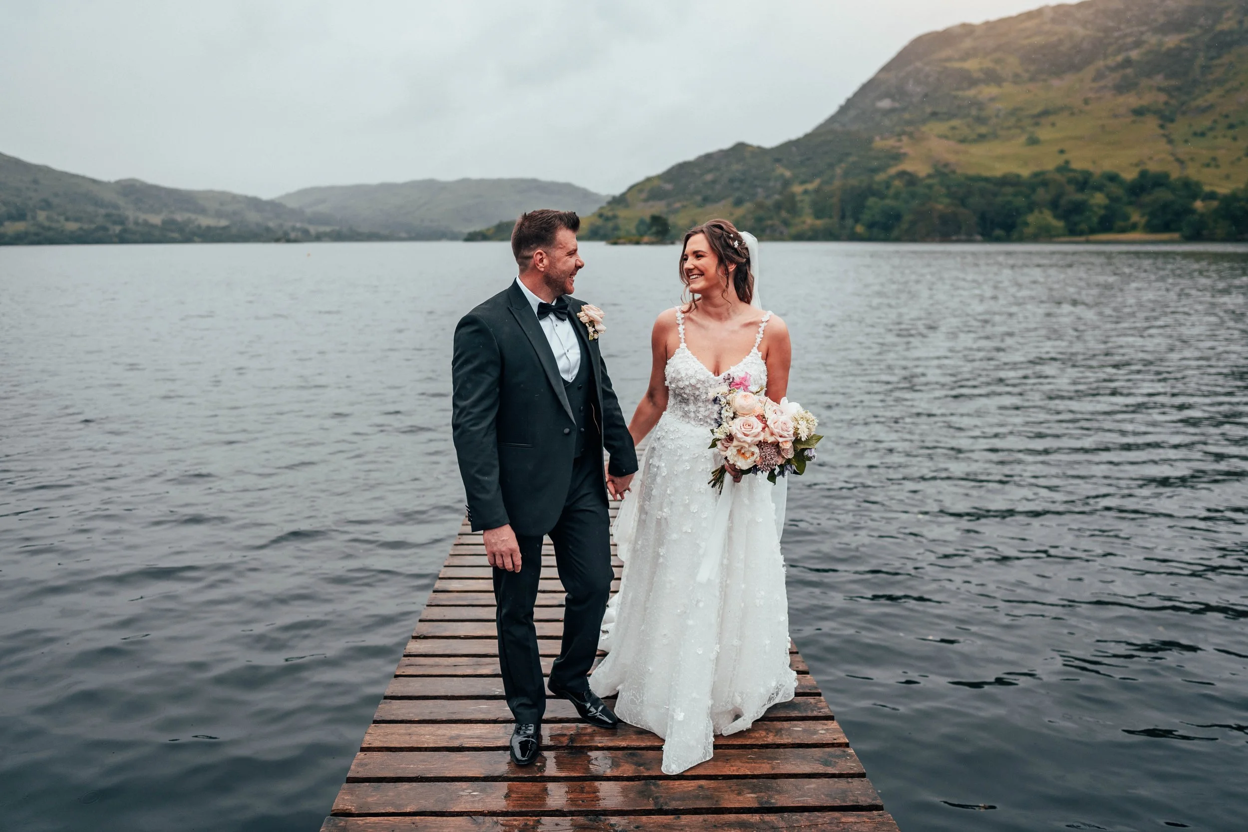LEE &amp; HANNAH