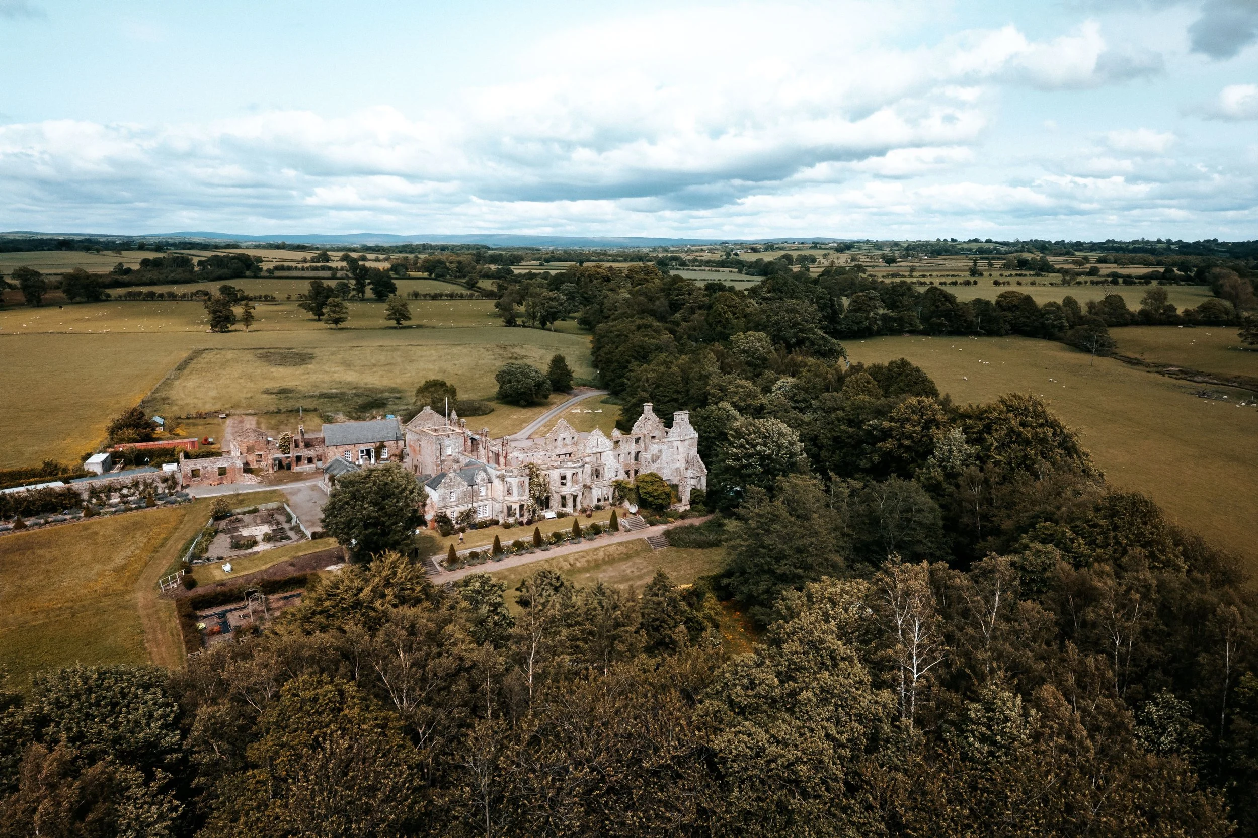 Rory & Gemma -- Kirklinton Hall & Gardens-1.jpg