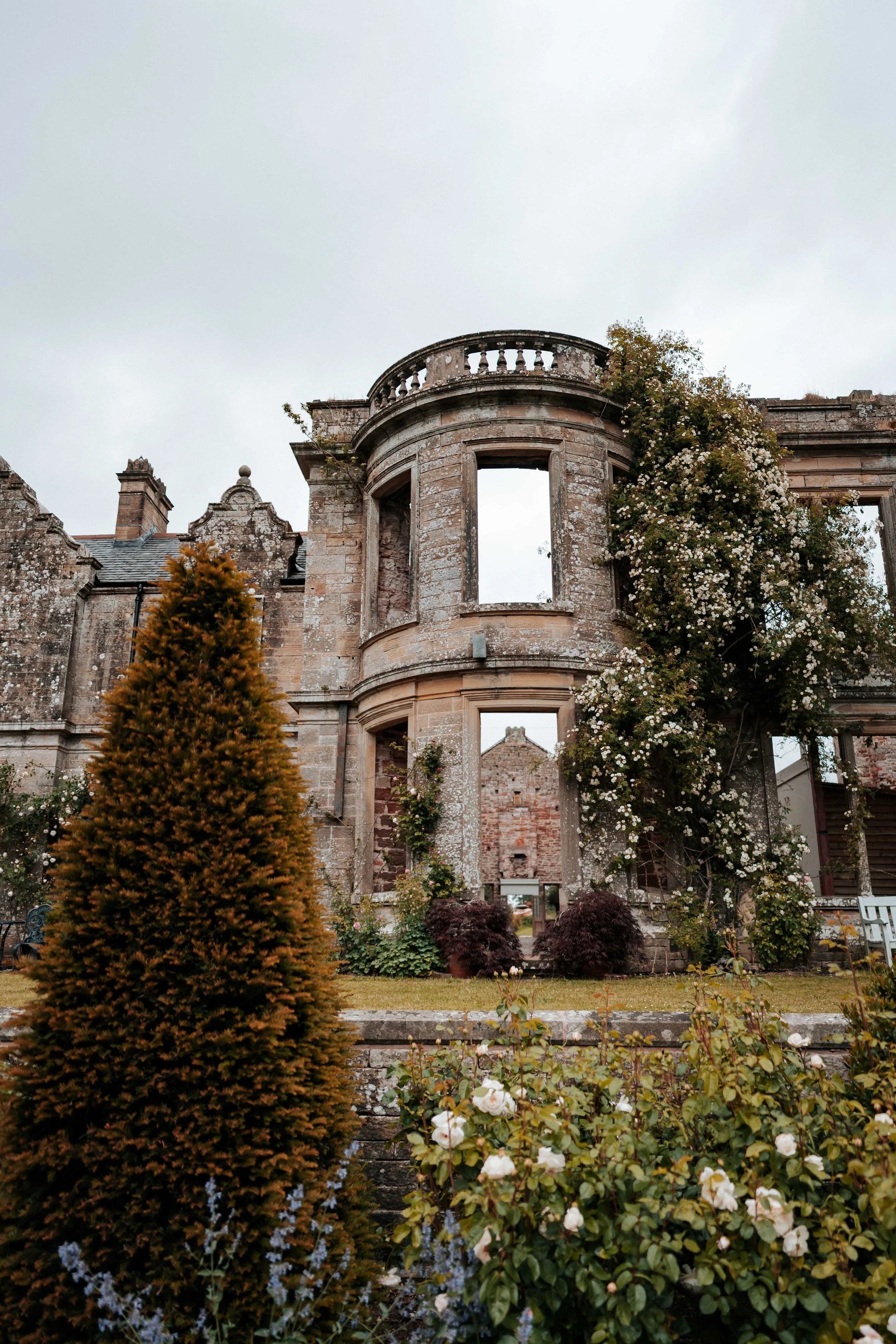 Rory & Gemma -- Kirklinton Hall & Gardens-7.jpg