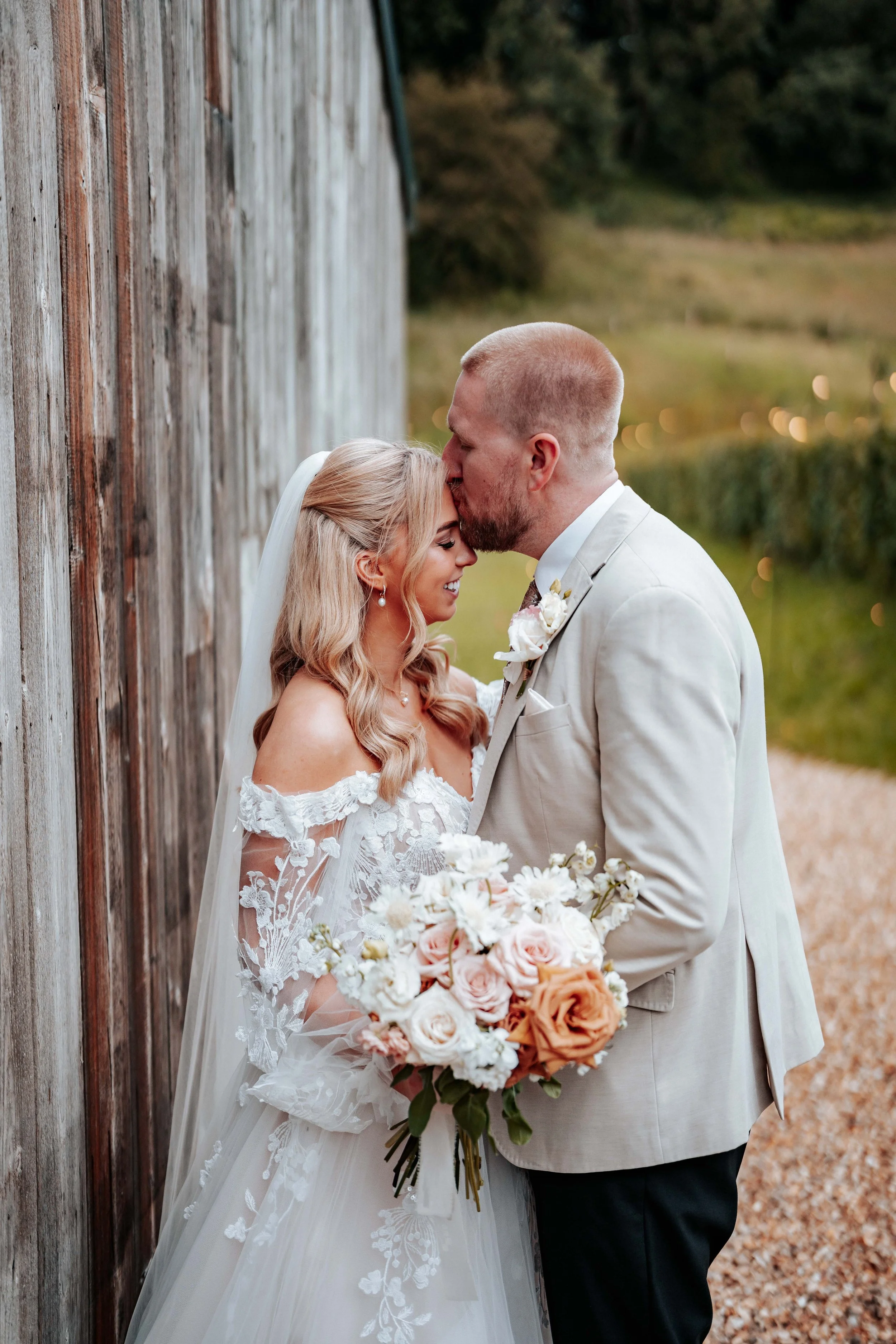 Lewis & Rebecca -- Hidden River Barn-162.jpg