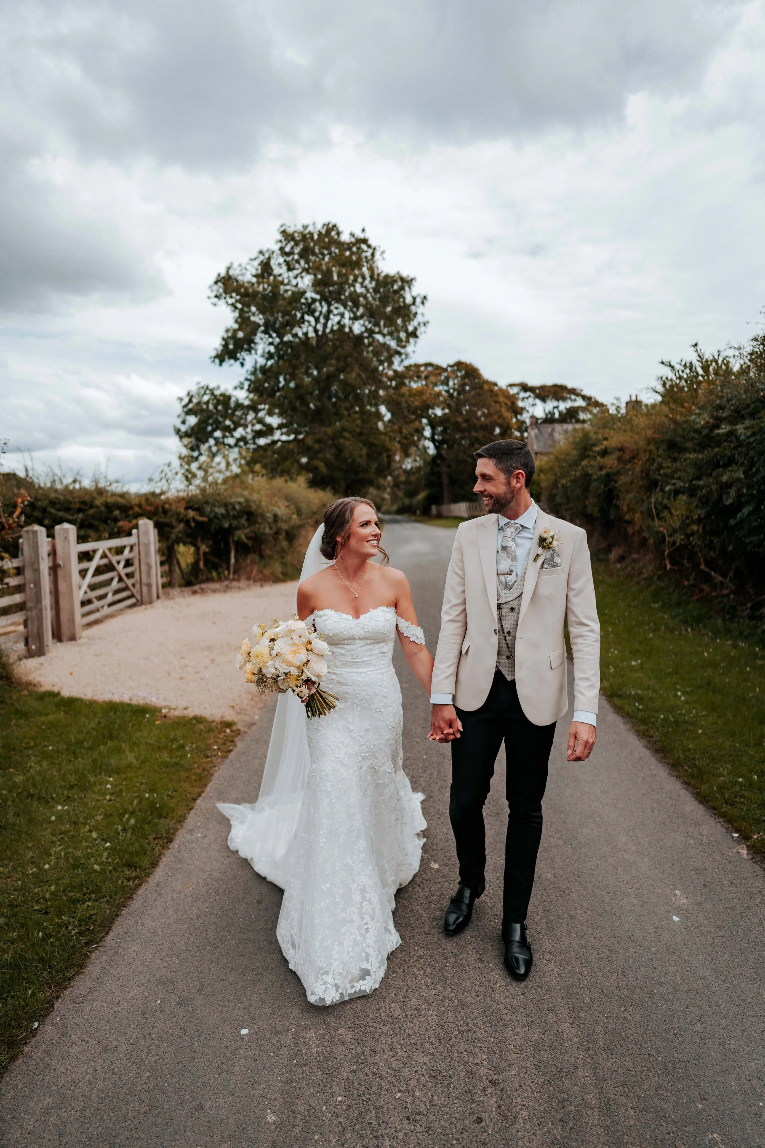 Daniel & Emily -- Eden Barn-251.jpg