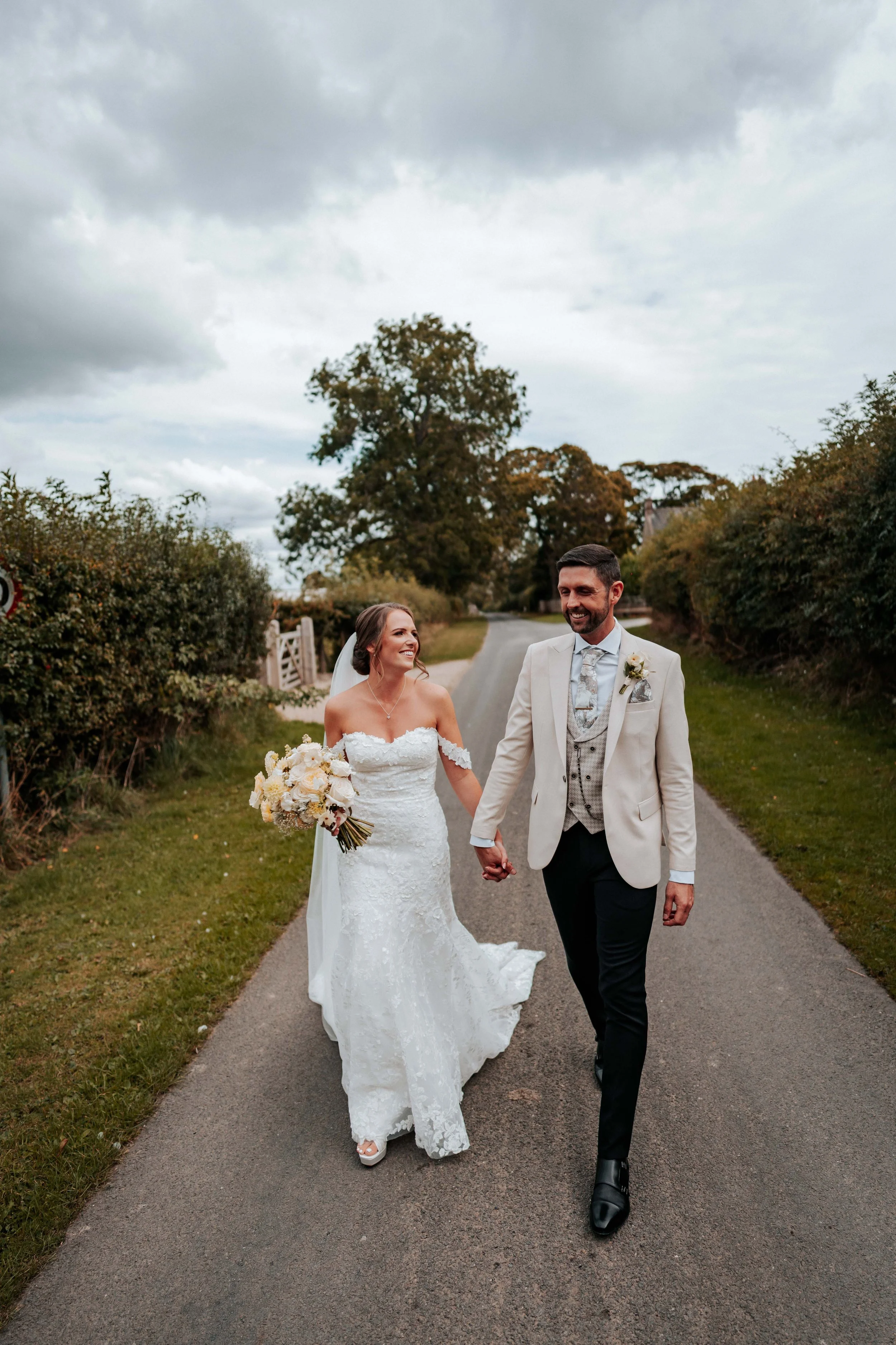 Daniel & Emily -- Eden Barn-254.jpg
