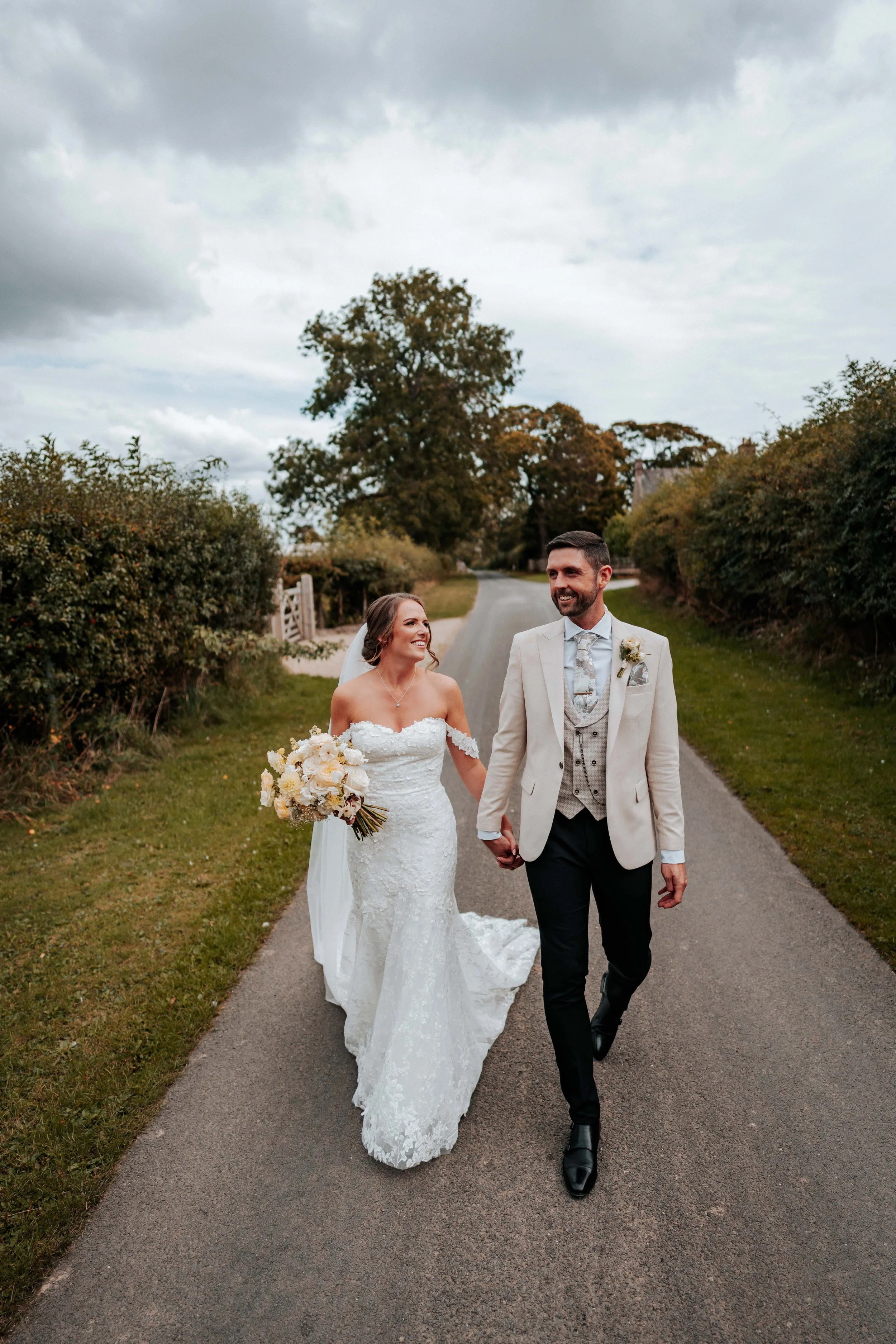 Daniel & Emily -- Eden Barn-255.jpg