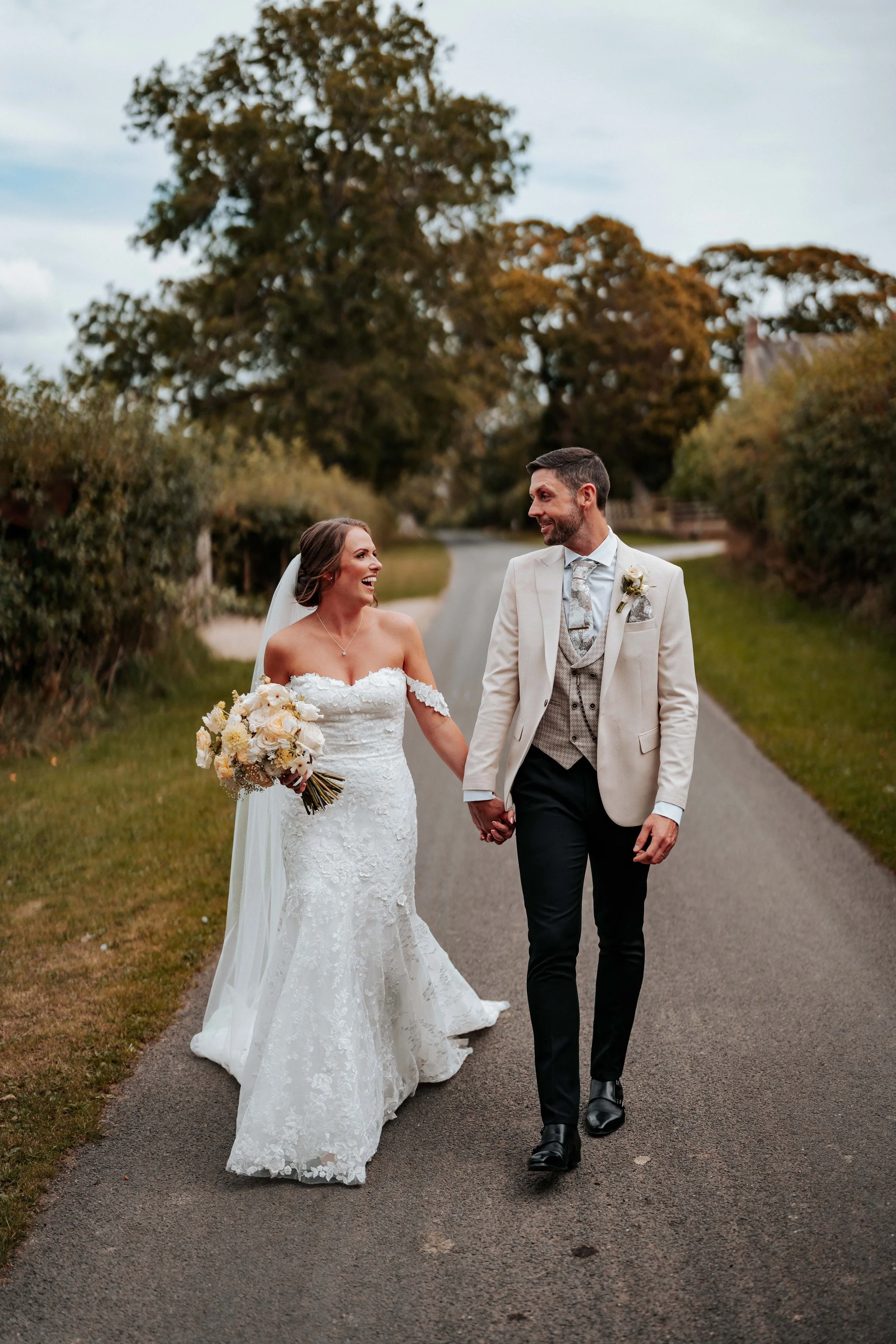 Daniel & Emily -- Eden Barn-256.jpg
