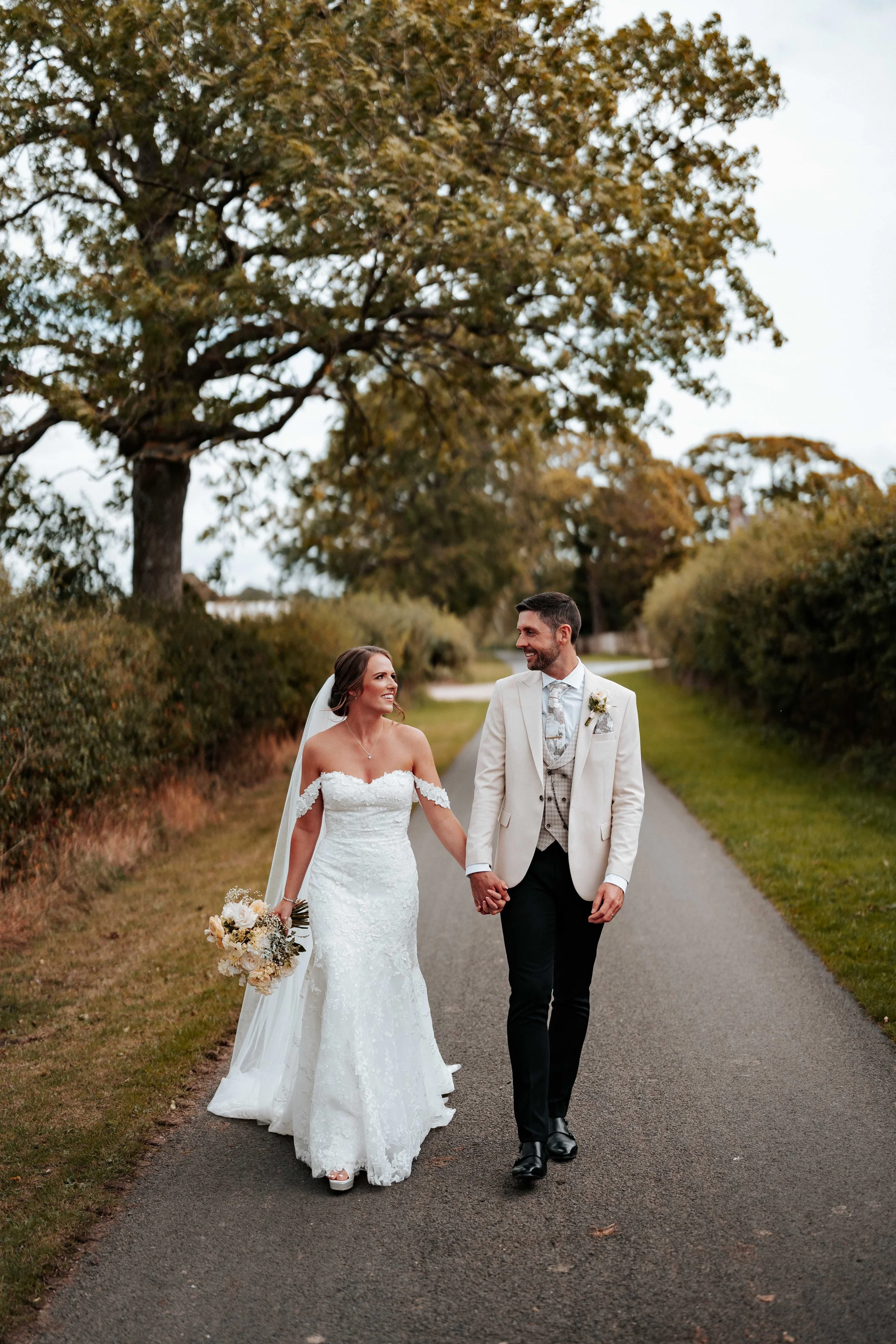 Daniel & Emily -- Eden Barn-257.jpg