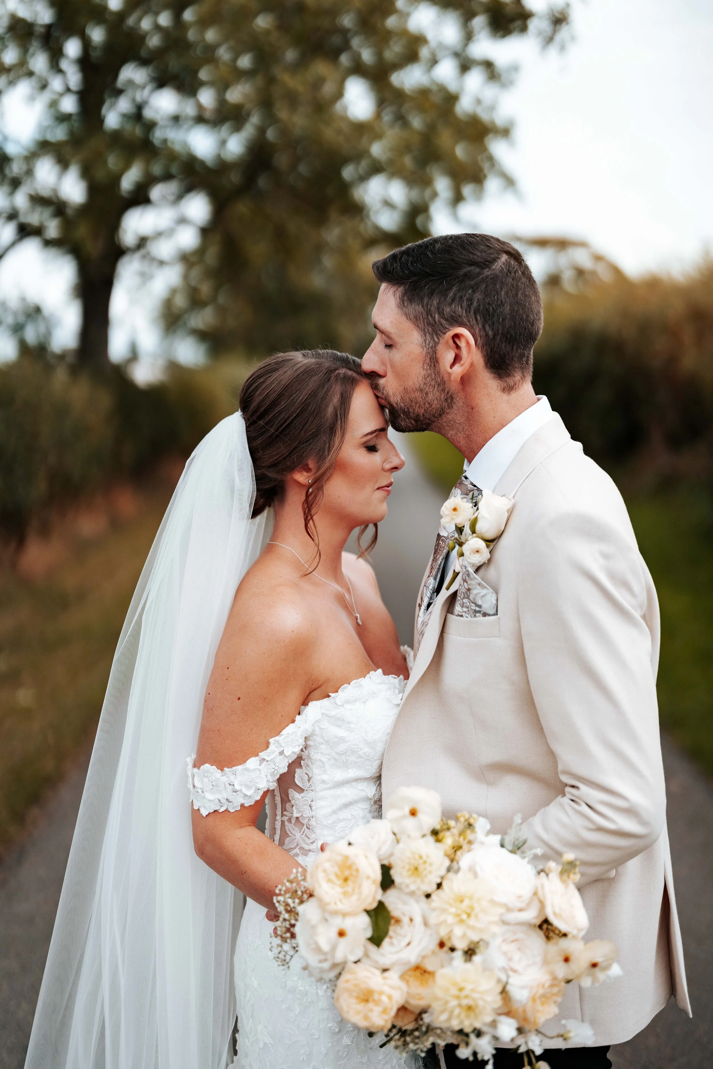 Daniel & Emily -- Eden Barn-265.jpg