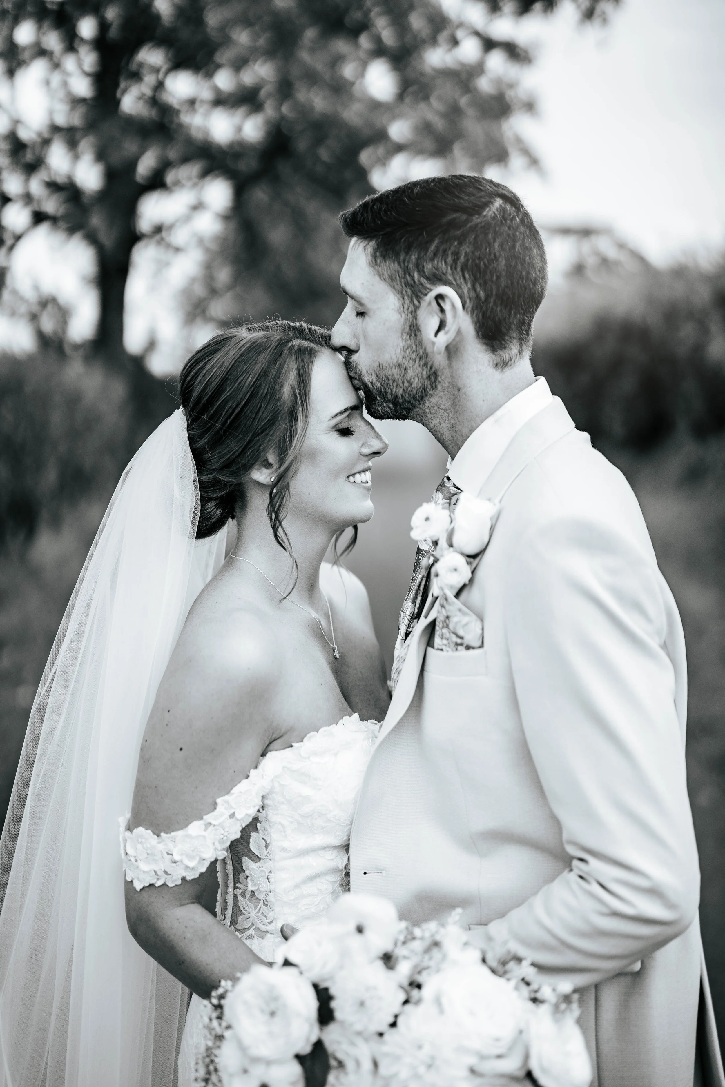 Daniel & Emily -- Eden Barn-266.jpg