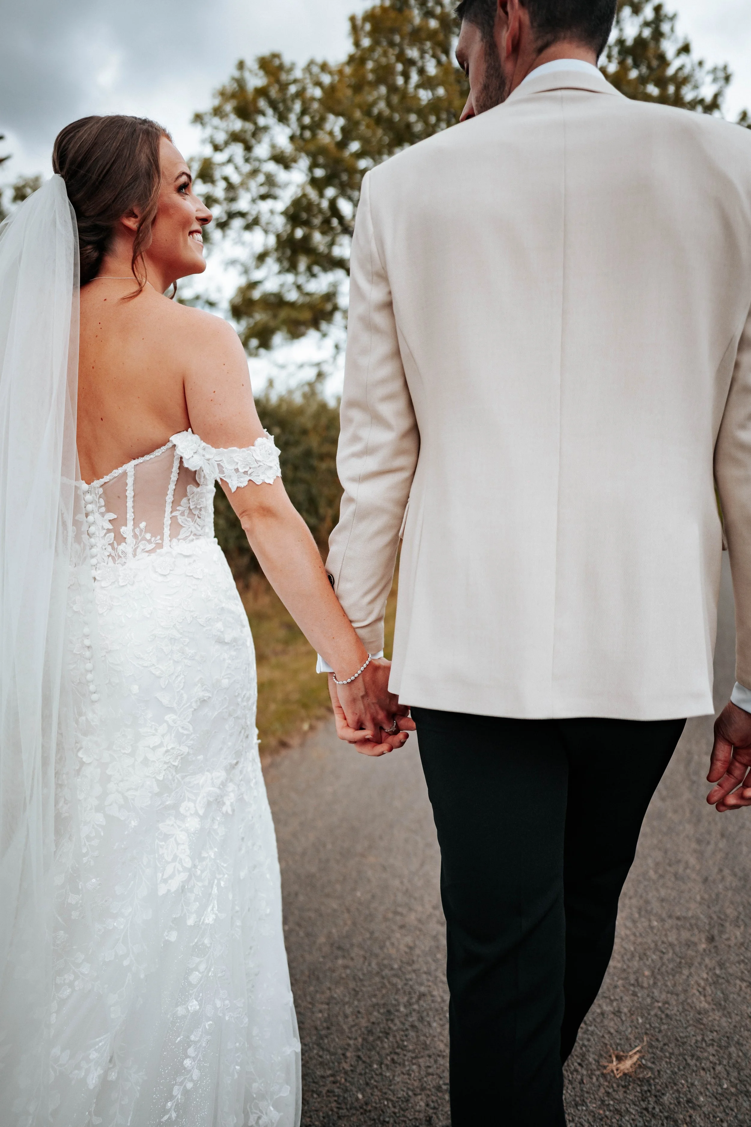 Daniel & Emily -- Eden Barn-267.jpg