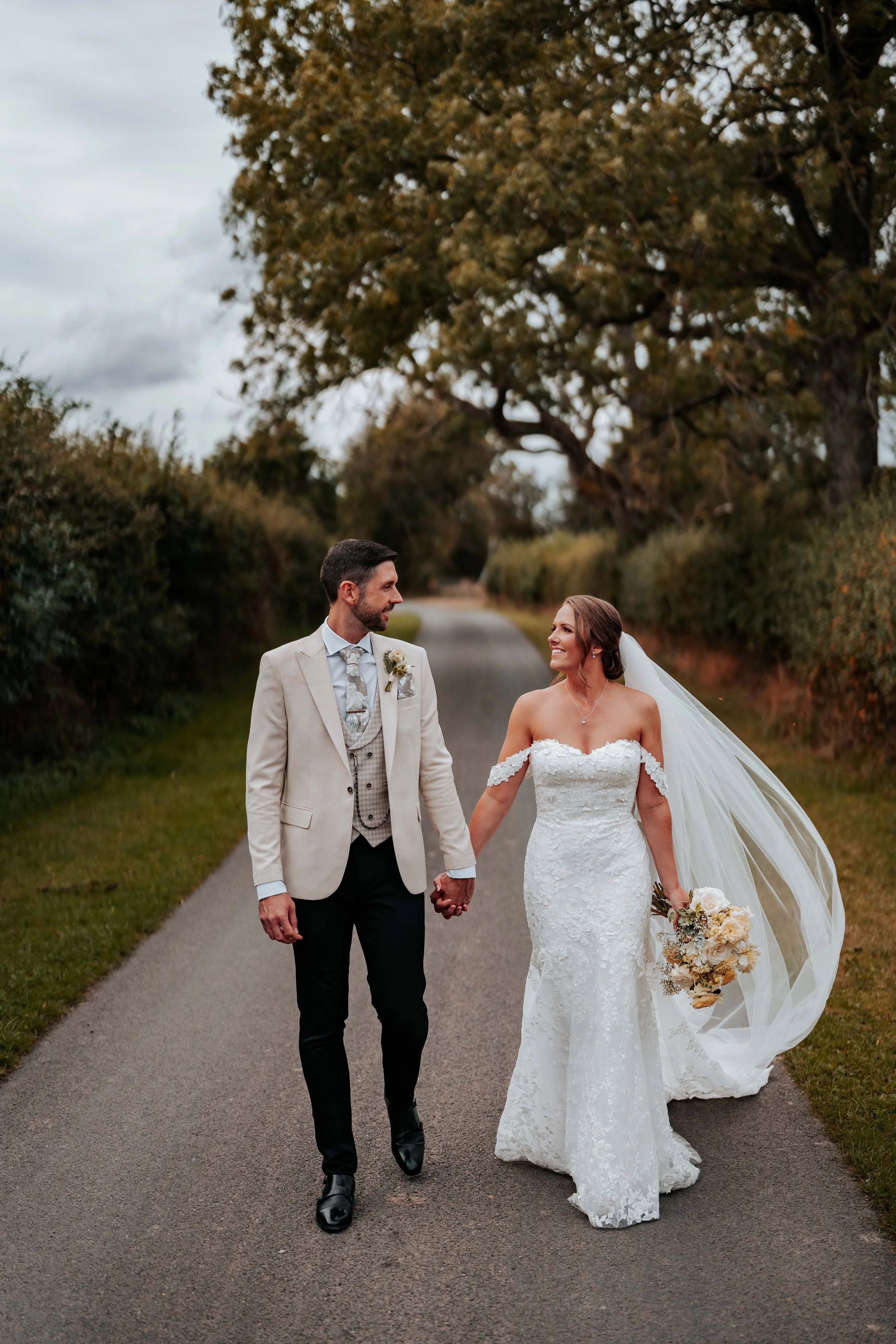 Daniel & Emily -- Eden Barn-271.jpg