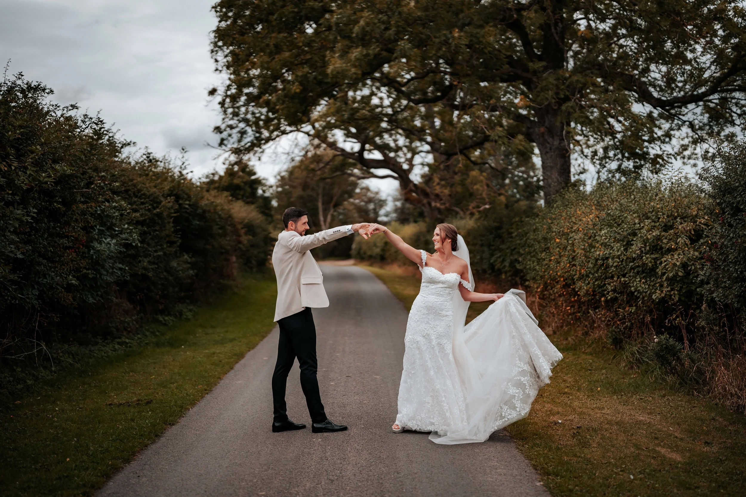 Daniel & Emily -- Eden Barn-276.jpg