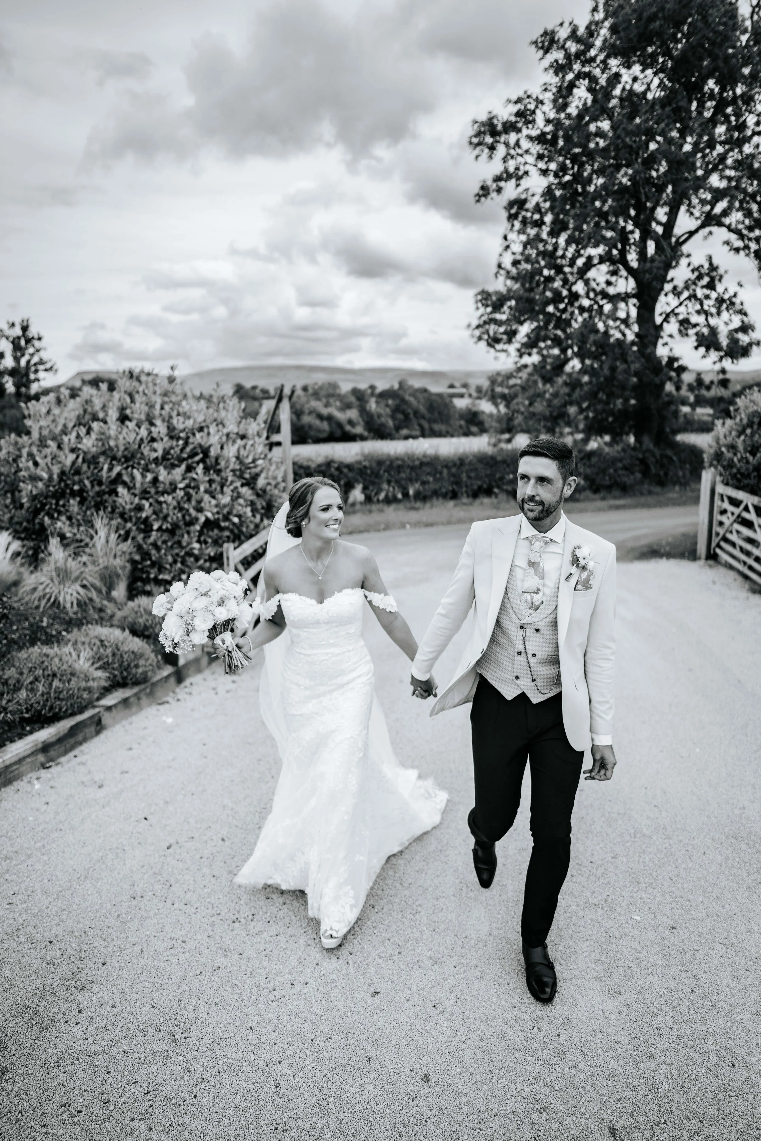 Daniel & Emily -- Eden Barn-311.jpg