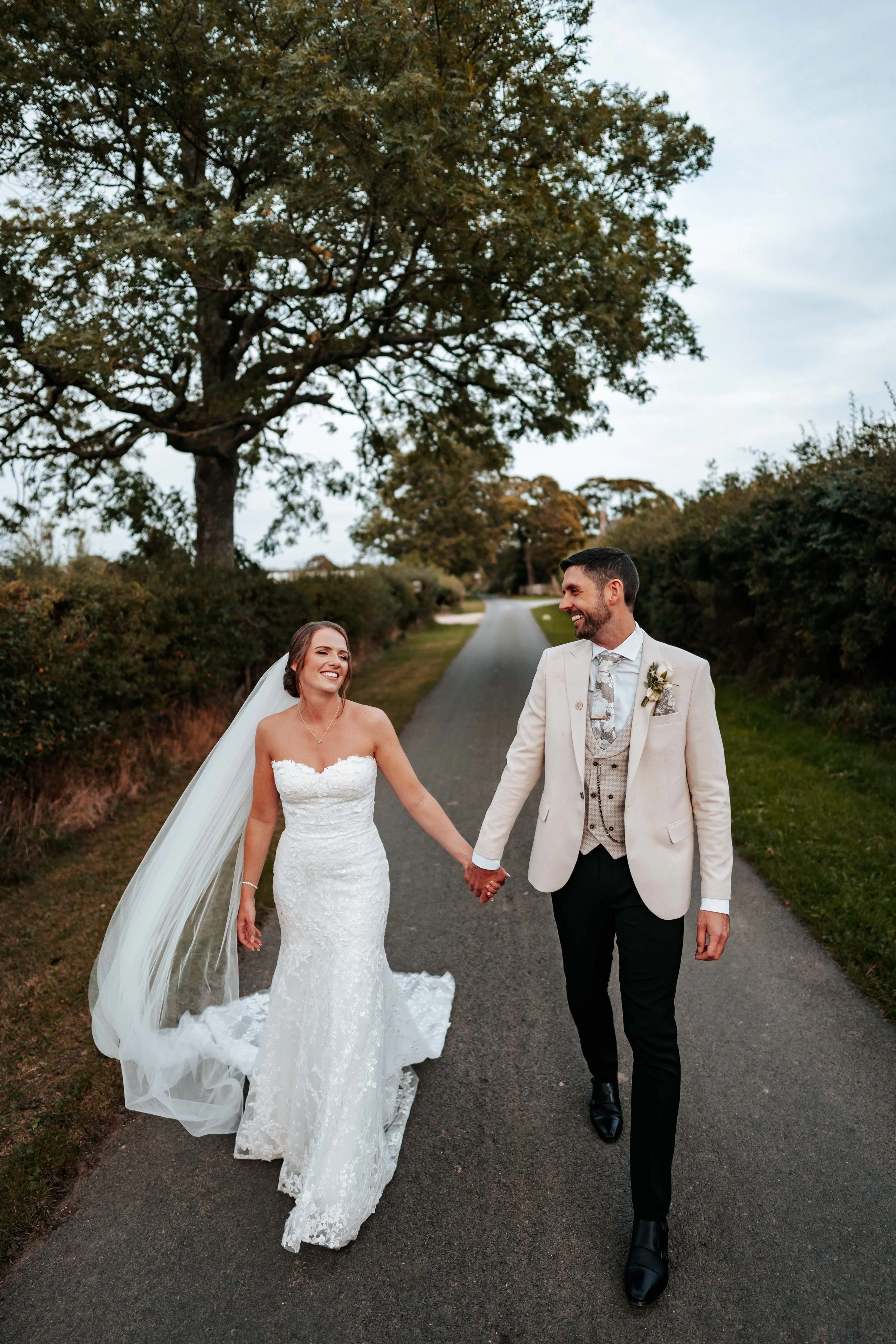 Daniel & Emily -- Eden Barn-383.jpg