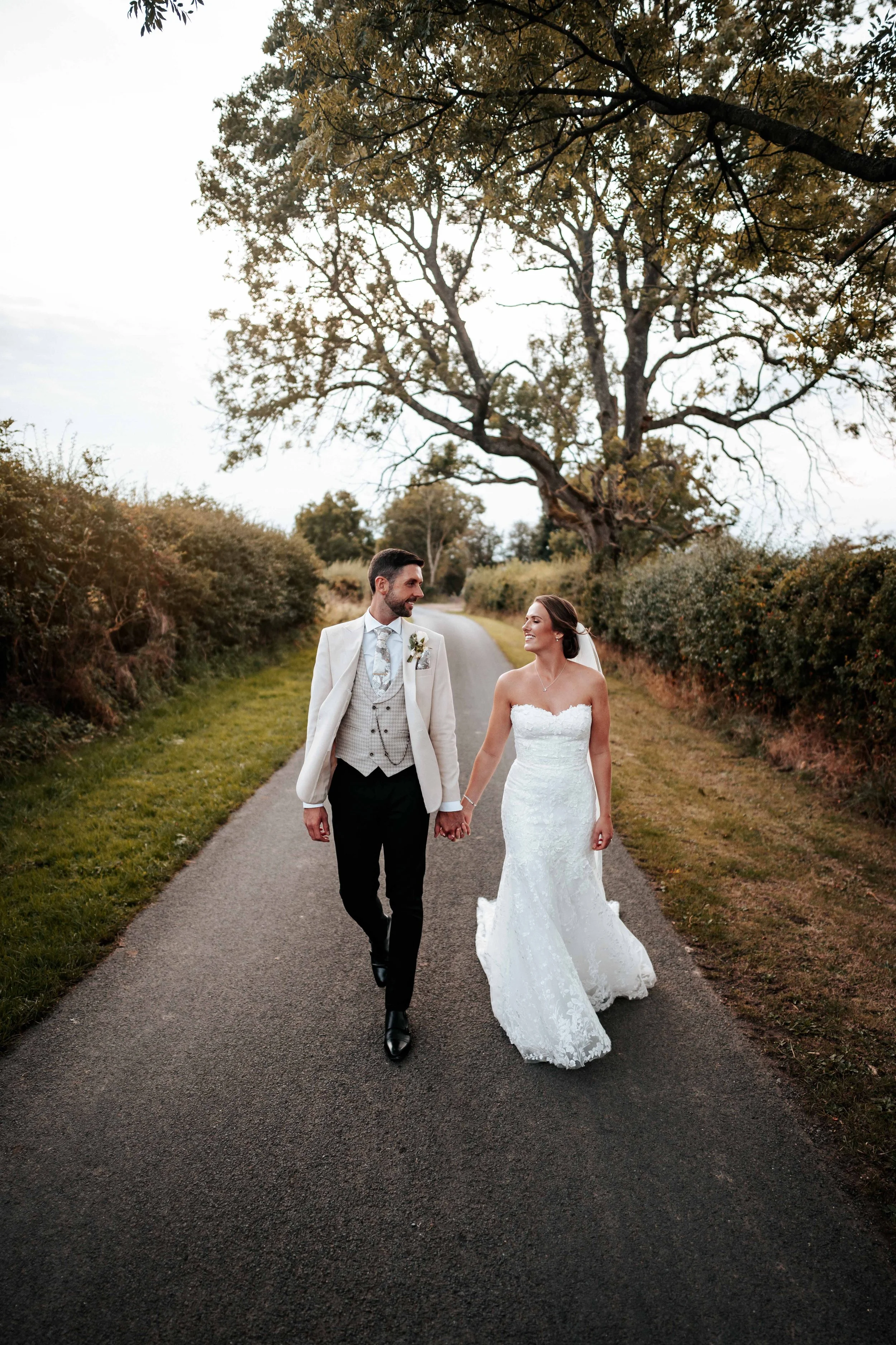 Daniel & Emily -- Eden Barn-384.jpg