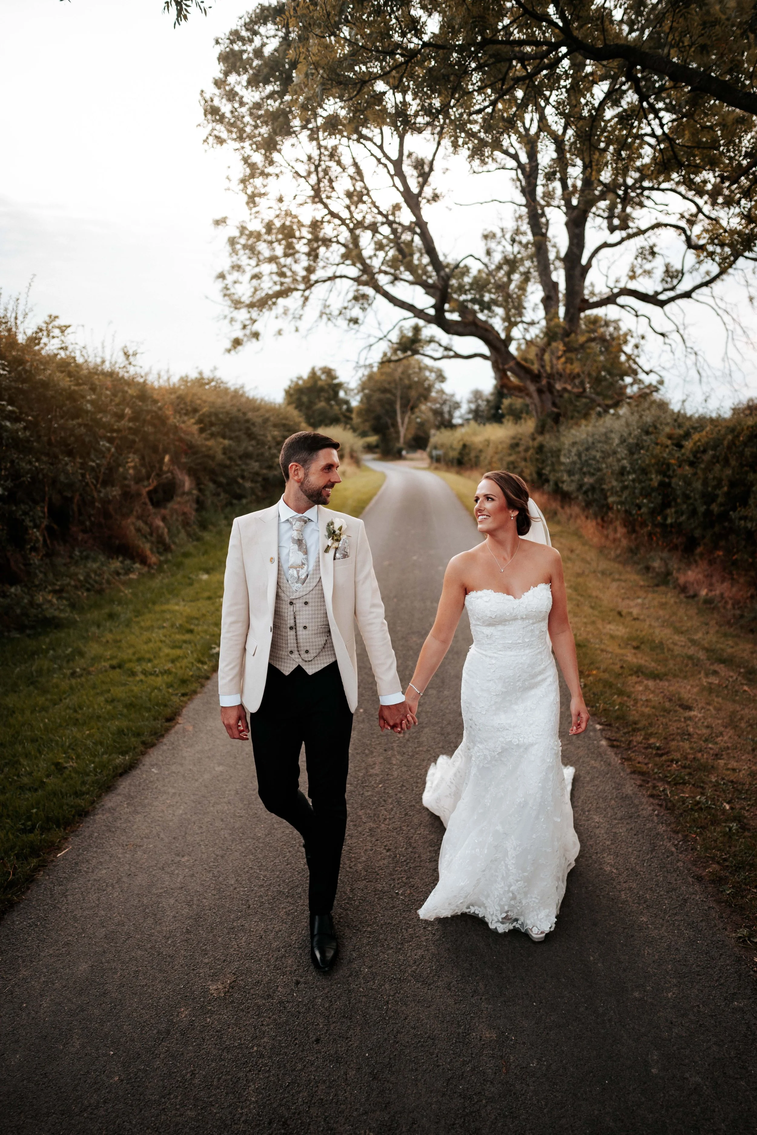 Daniel & Emily -- Eden Barn-385.jpg