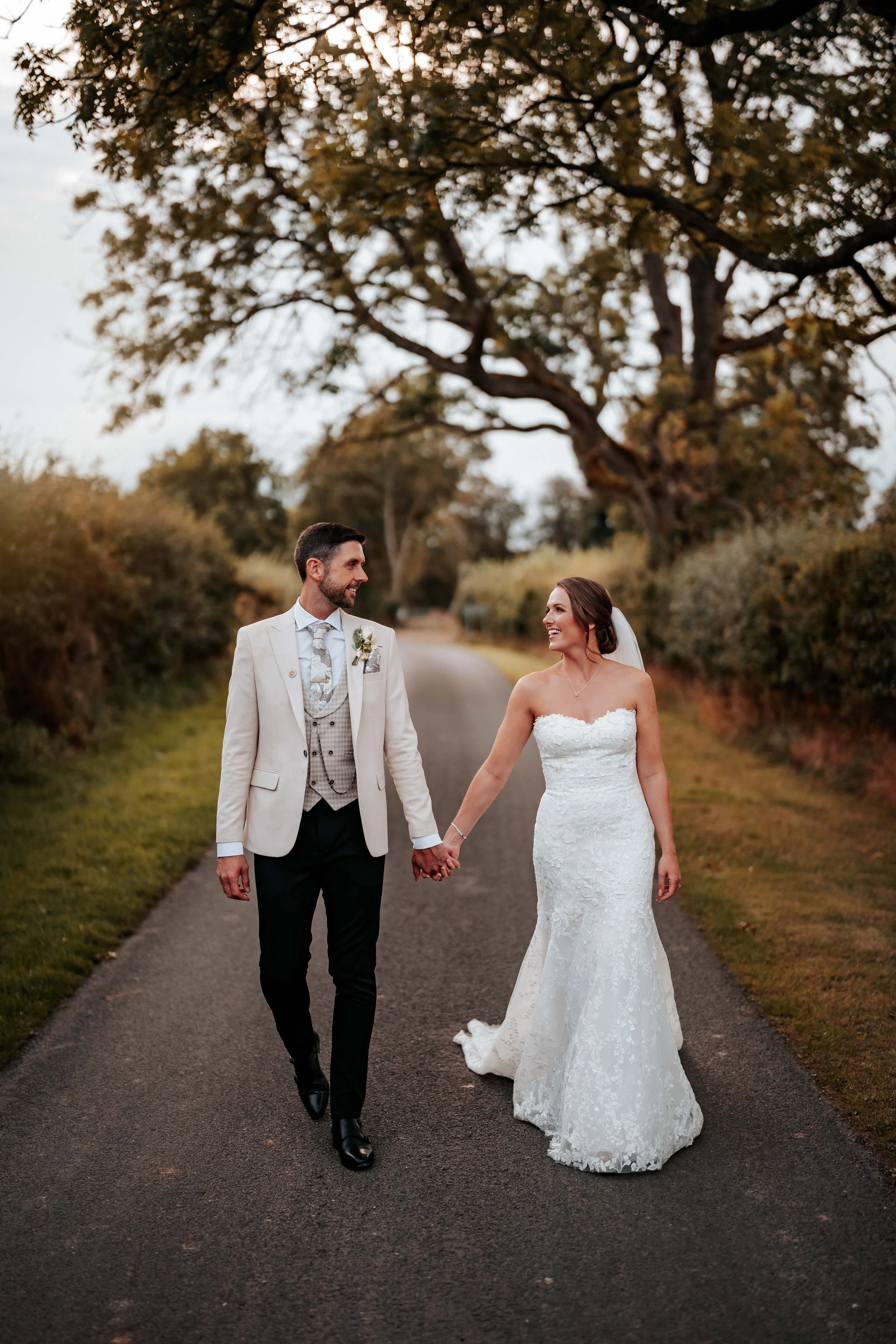 Daniel & Emily -- Eden Barn-387.jpg