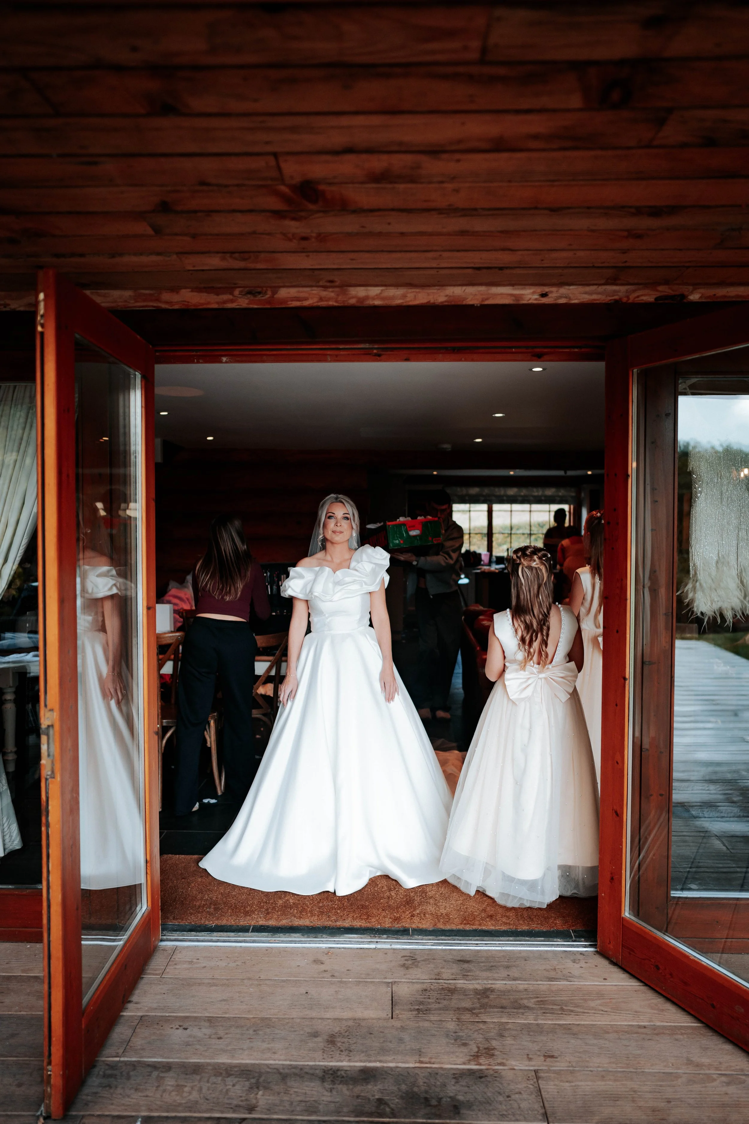 Daryl & Jamie-Emma -- Hidden River Barn-34.jpg