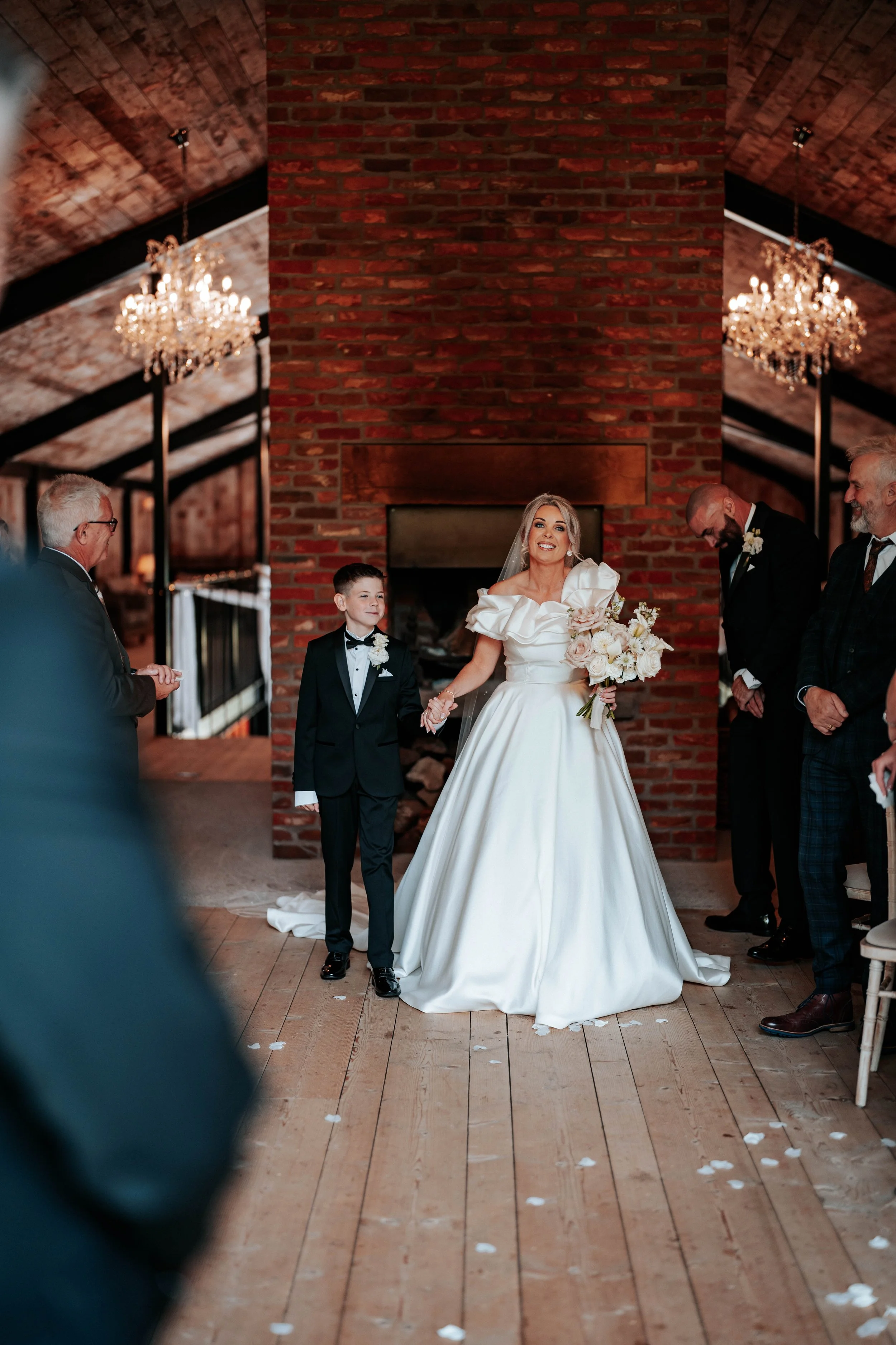 Daryl & Jamie-Emma -- Hidden River Barn-92.jpg