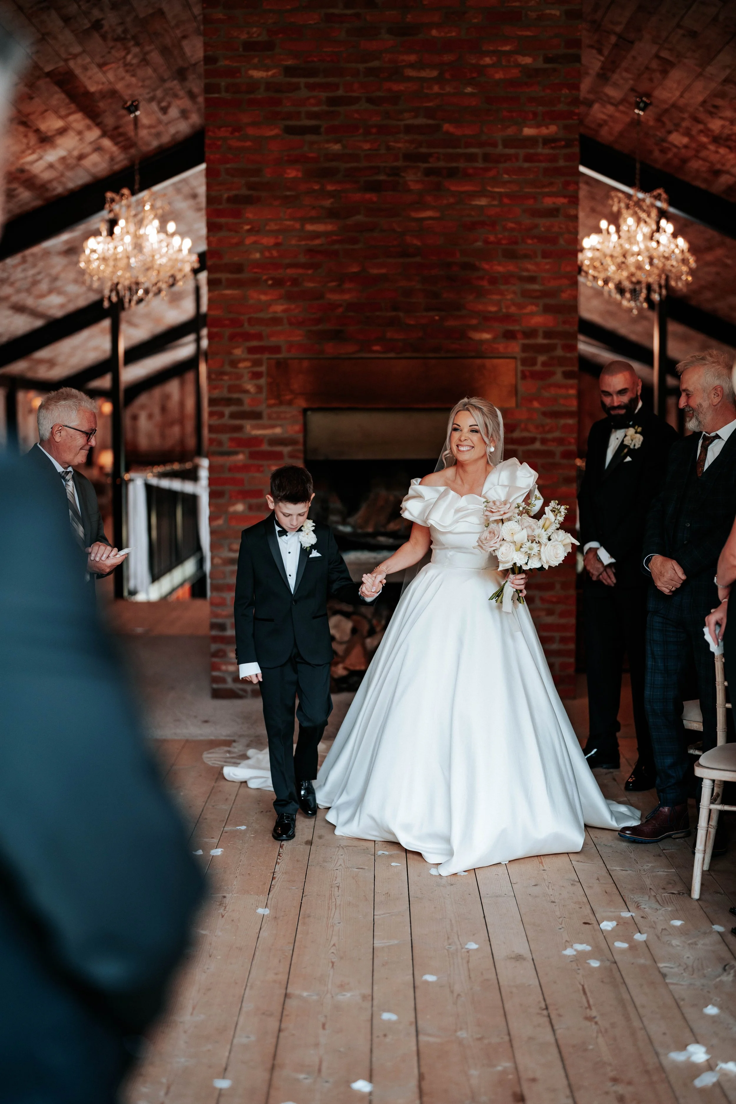Daryl & Jamie-Emma -- Hidden River Barn-93.jpg